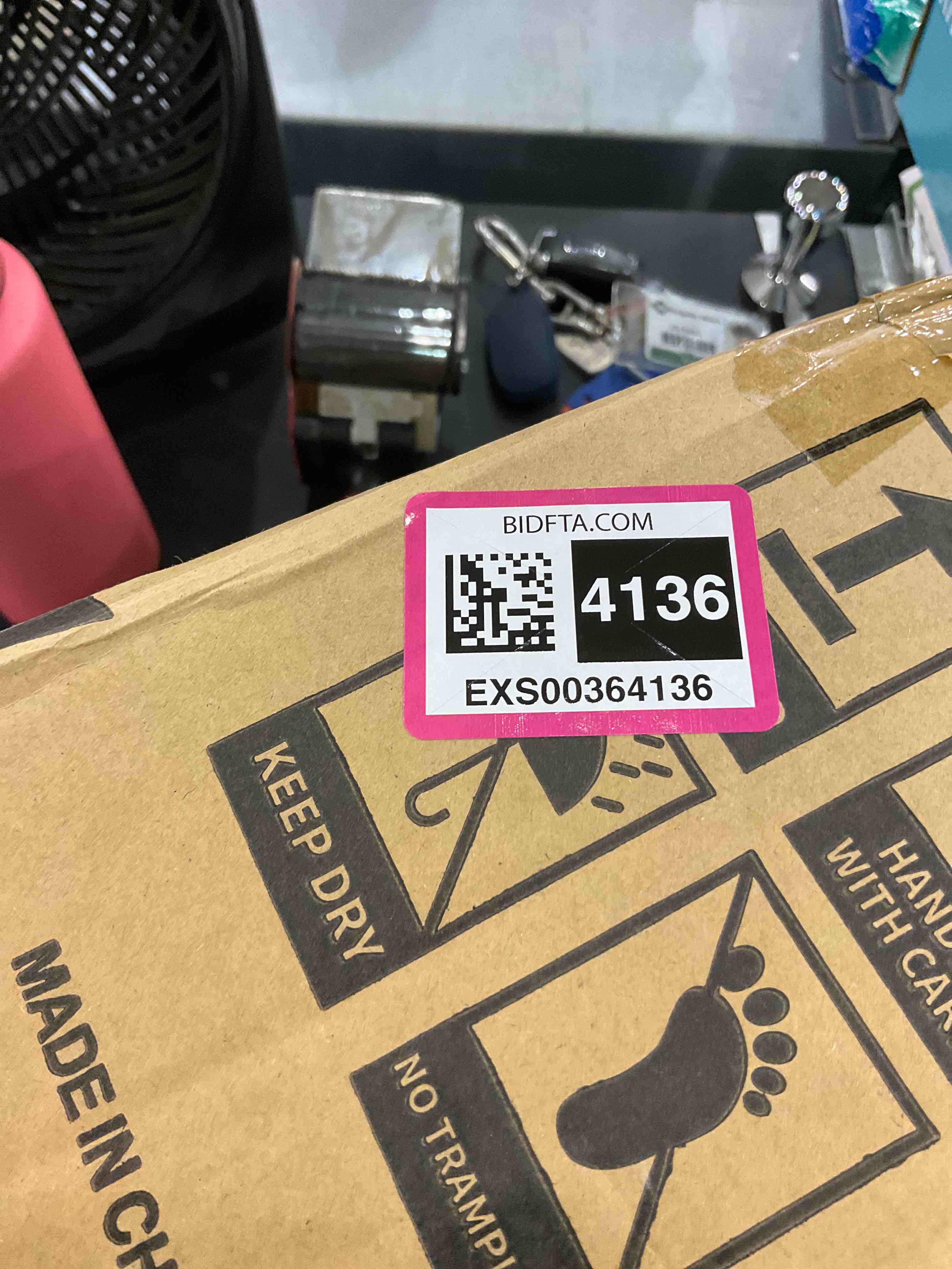 https://s3.amazonaws.com/lotting-images-prod/bidfta/EXS00364136_1694088193194.jpeg
