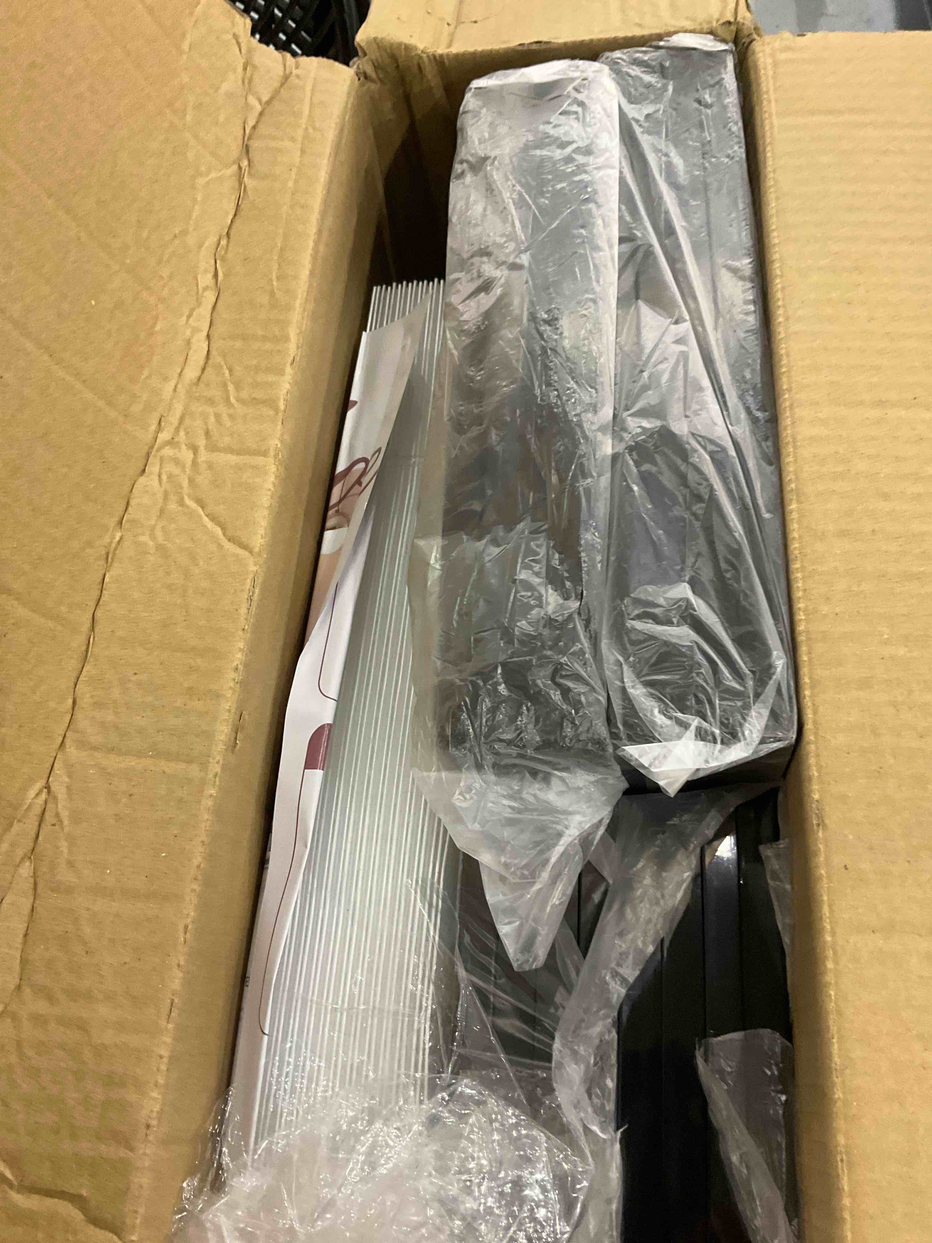 https://s3.amazonaws.com/lotting-images-prod/bidfta/EXS00364136_1694088219262.jpeg