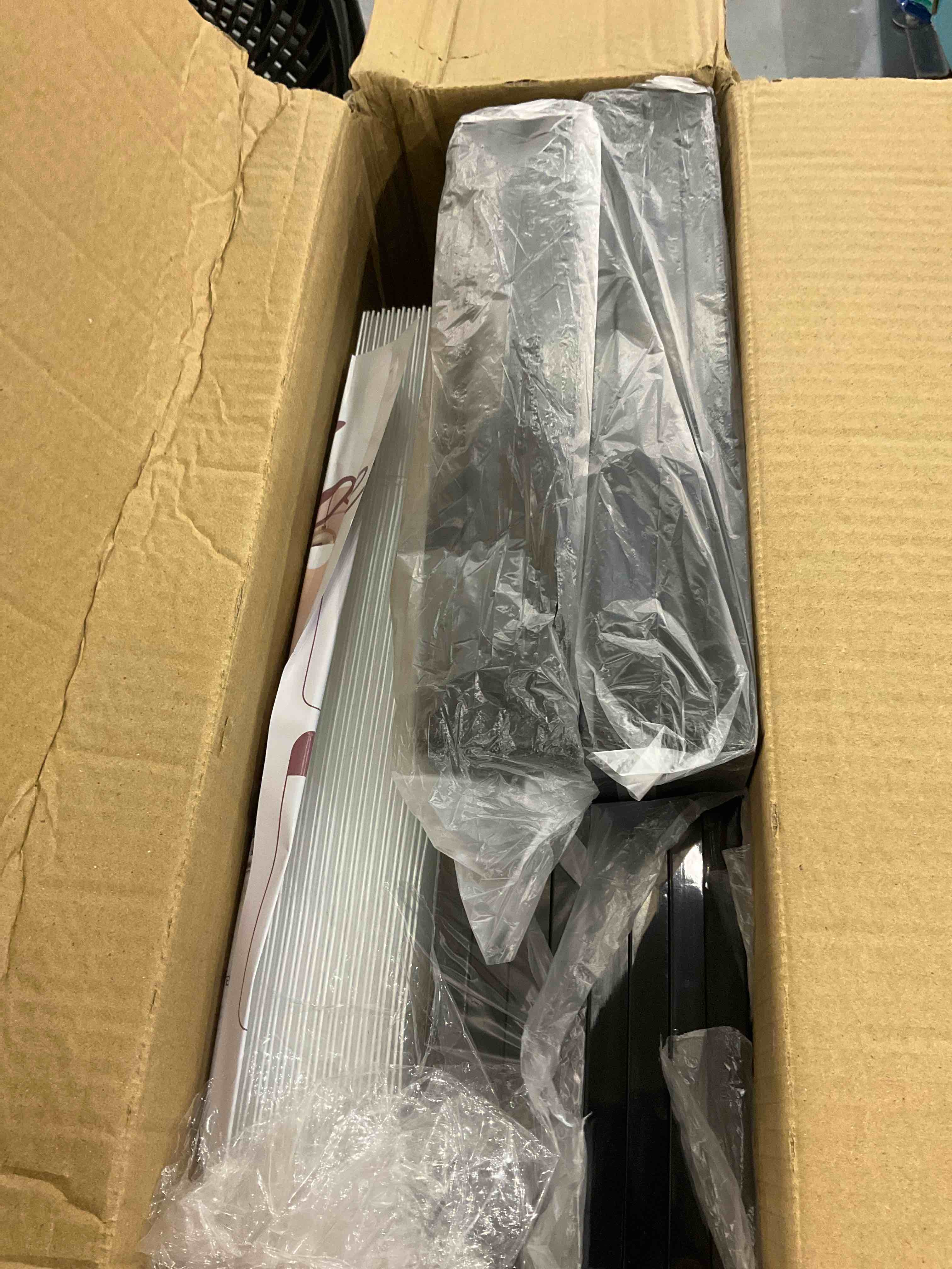 https://s3.amazonaws.com/lotting-images-prod/bidfta/EXS00364136_1694088220352.jpeg
