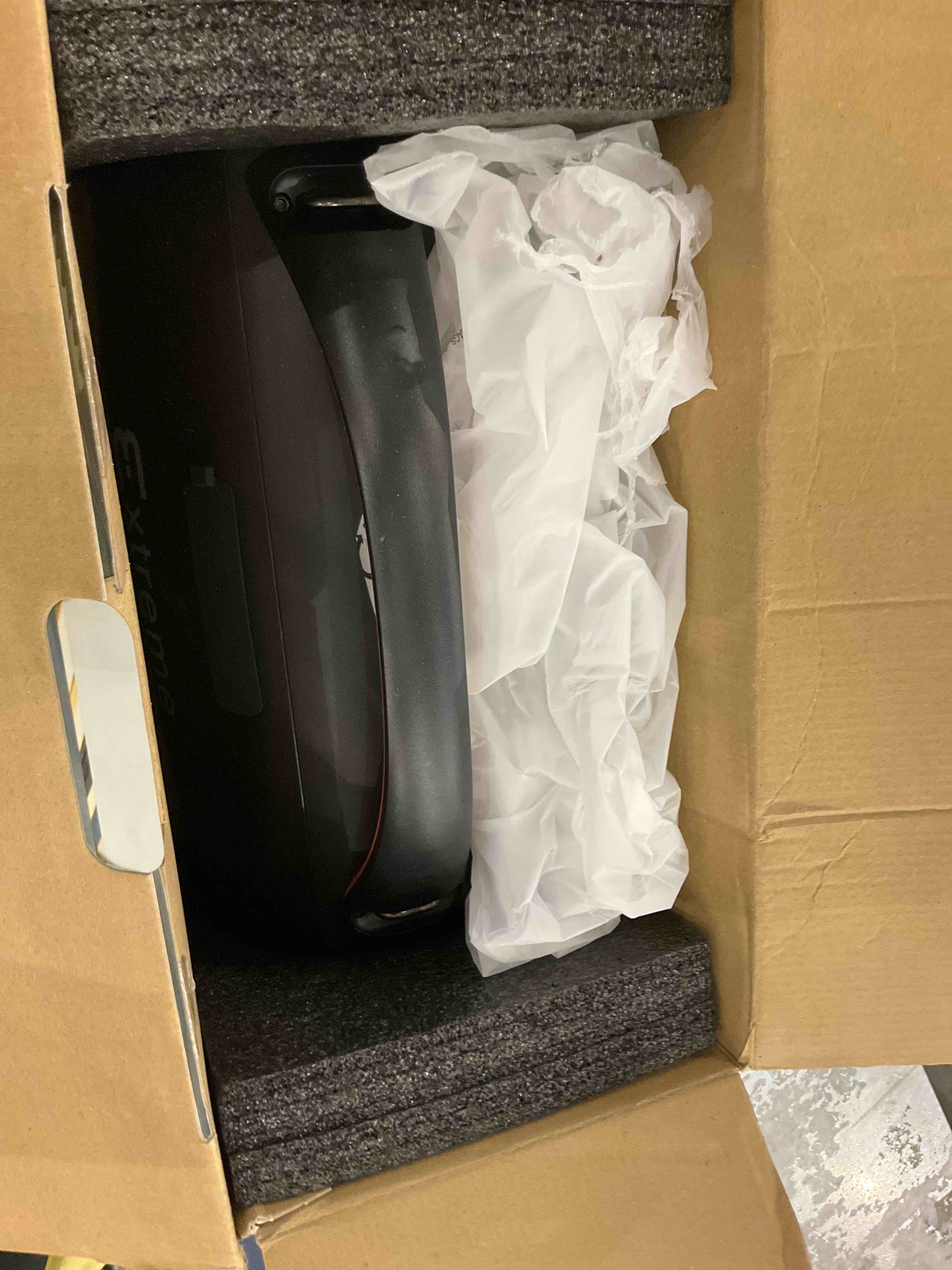 https://s3.amazonaws.com/lotting-images-prod/bidfta/EXS00364942_1692360362366.jpeg