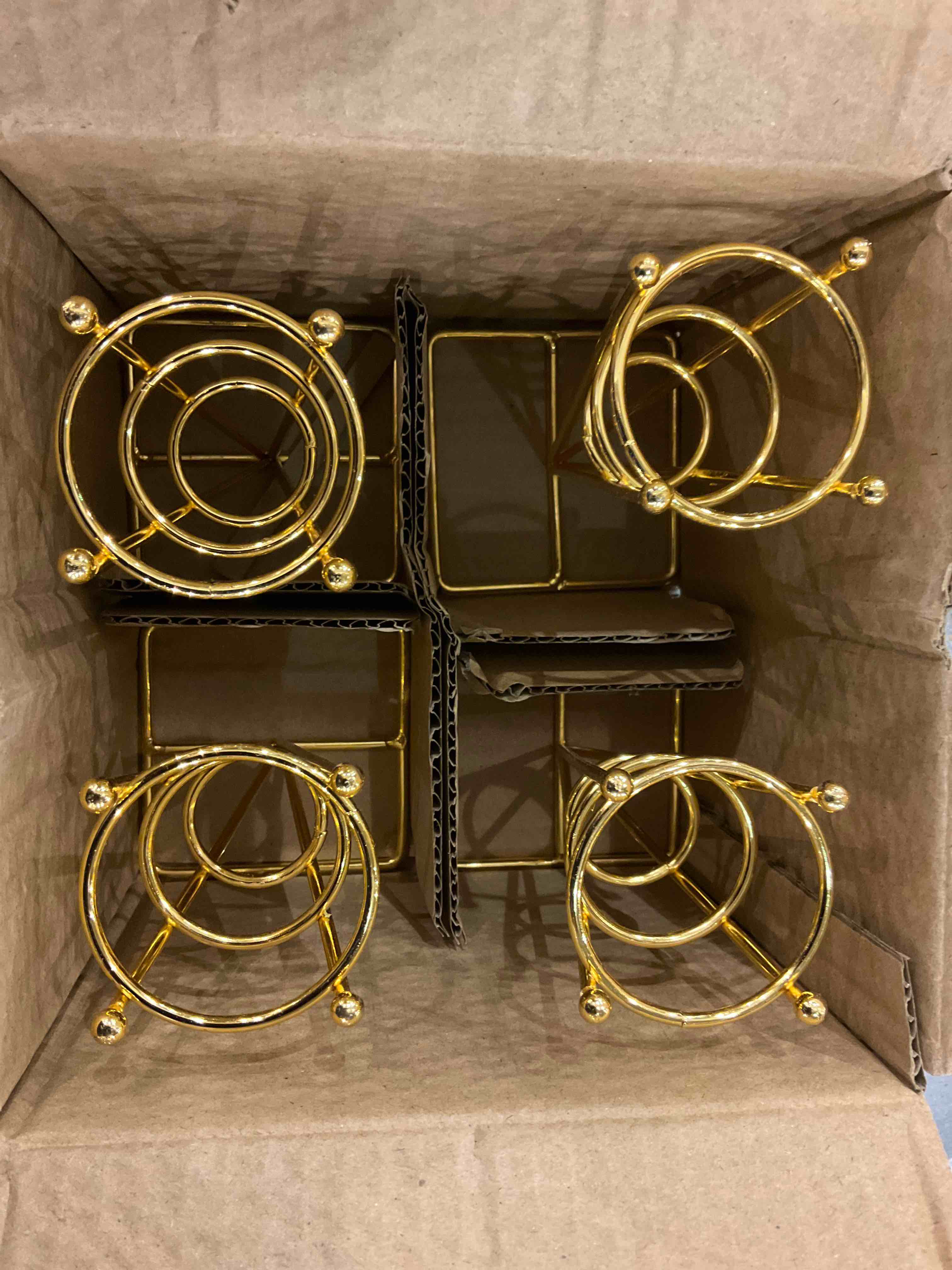 BLBYHO Single Metal Gold Ice Cream Cone Holder Stand, Individua Waffle Food Cone Holder for Standard Size Ice Cream Cones, Appetizer Charcuterie Cones, Sugar Cones, Sushi (4 Pack)