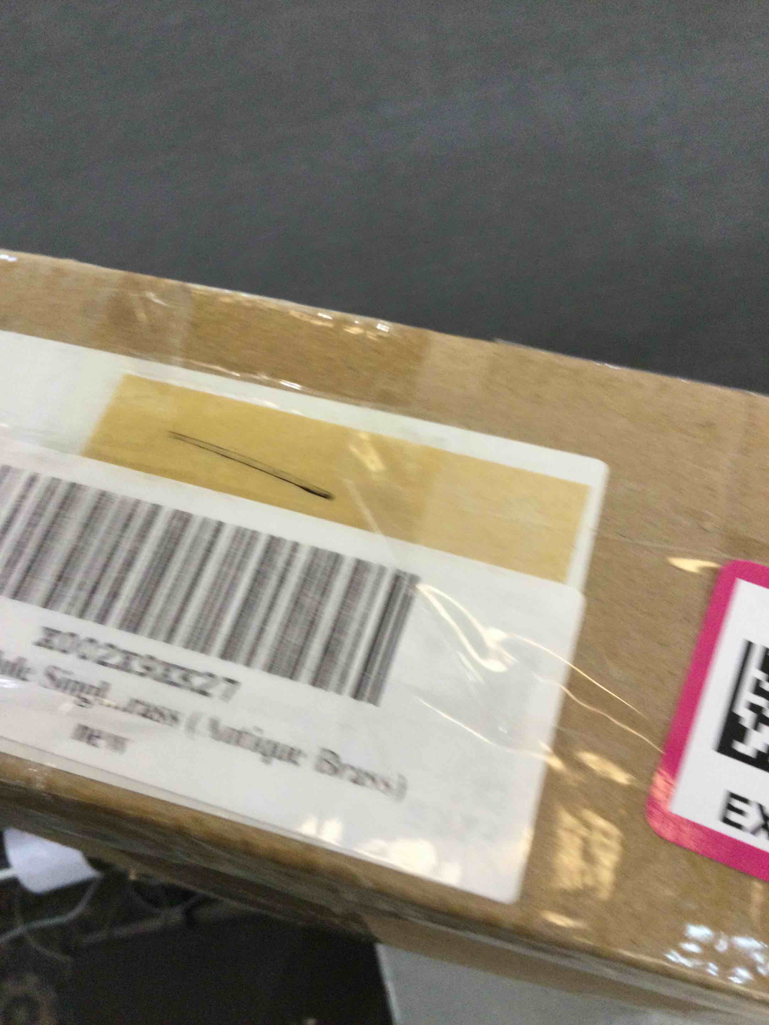 https://s3.amazonaws.com/lotting-images-prod/bidfta/EXS00365538_1690483026750.jpeg