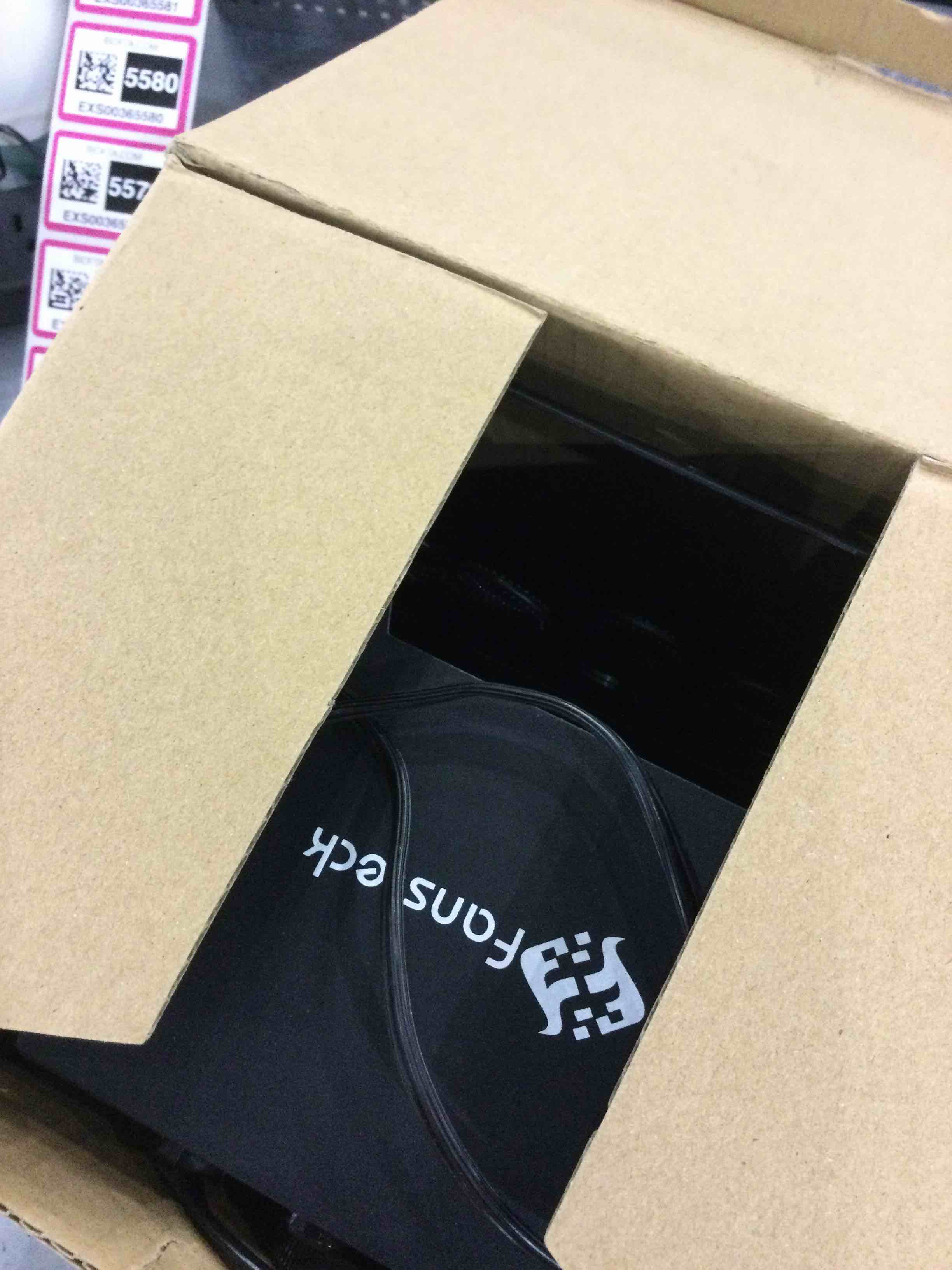 Fansteck Bubble Machine, Durable Metal Bubble Maker with Upgraded Quiet Motor, Portable Handle Automatic Bubble Machine with 8000+ Bubbles for Kids, Christmas, Parties, Wedding, Disco, Stages.