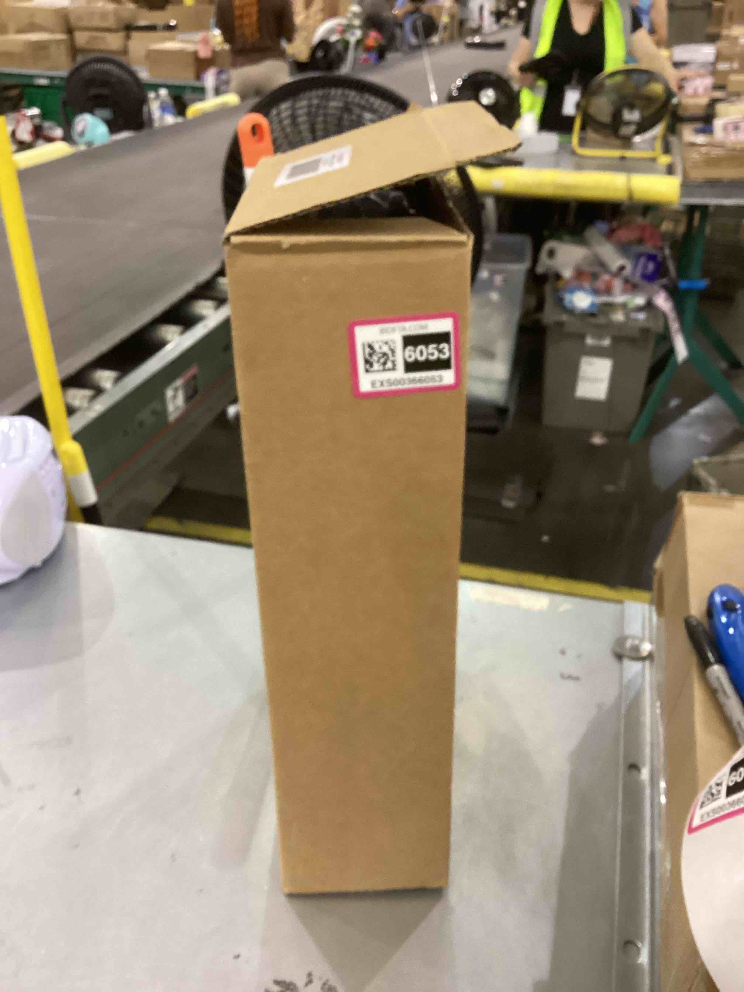 https://s3.amazonaws.com/lotting-images-prod/bidfta/EXS00366053_1690393776908.jpeg