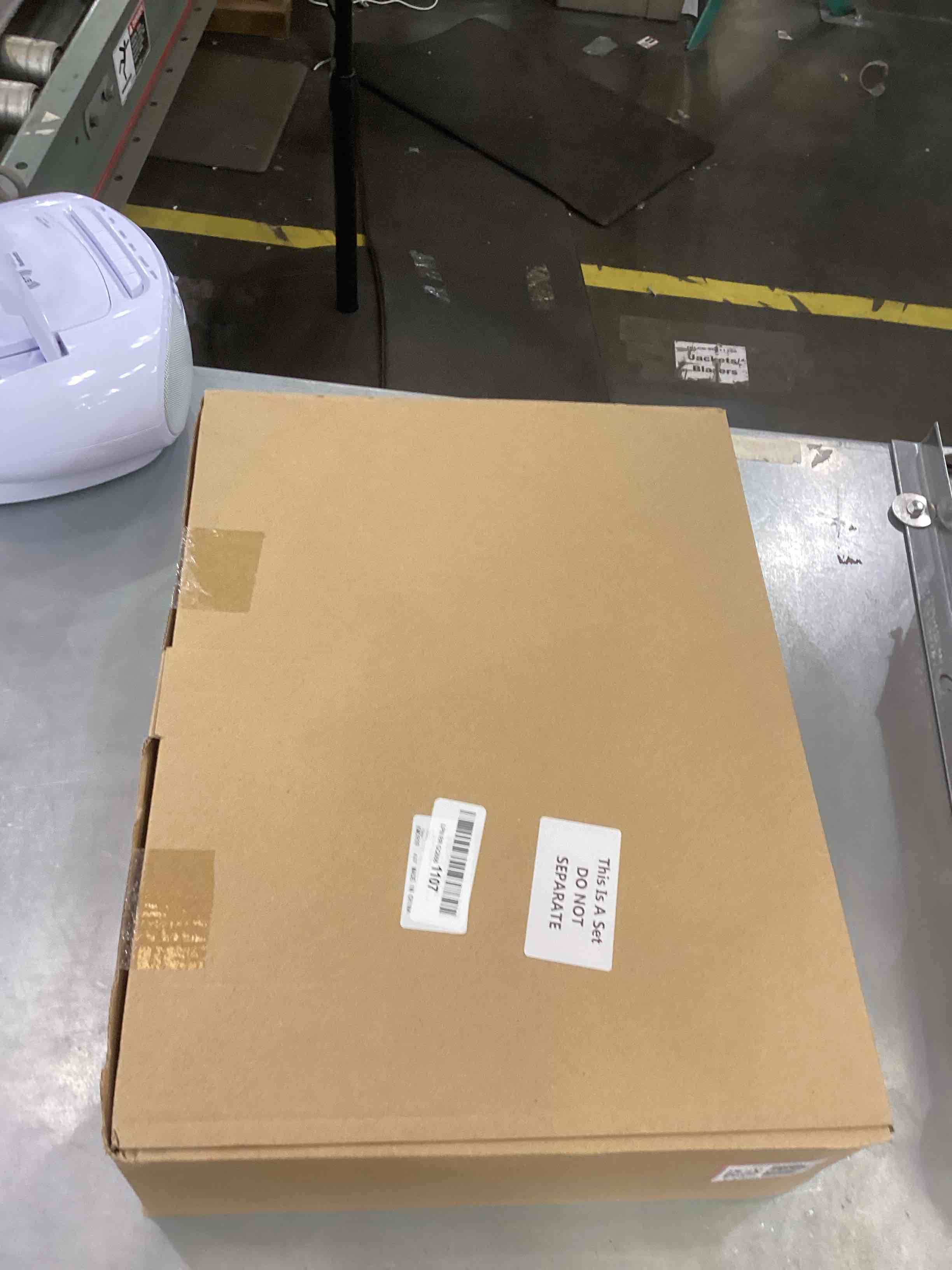 https://s3.amazonaws.com/lotting-images-prod/bidfta/EXS00366227_1690482615682.jpeg
