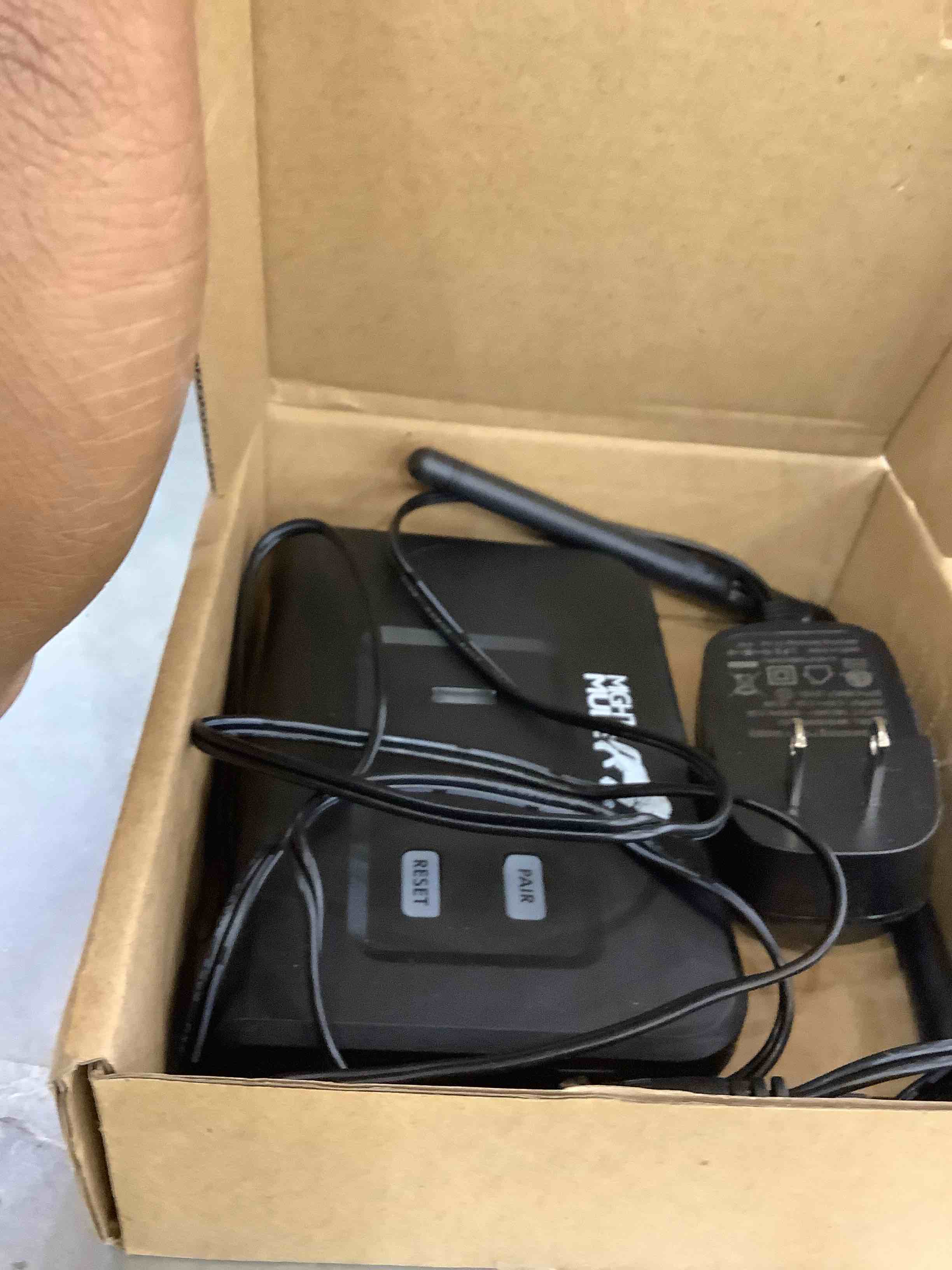 https://s3.amazonaws.com/lotting-images-prod/bidfta/EXS00368129_1690396652288.jpeg