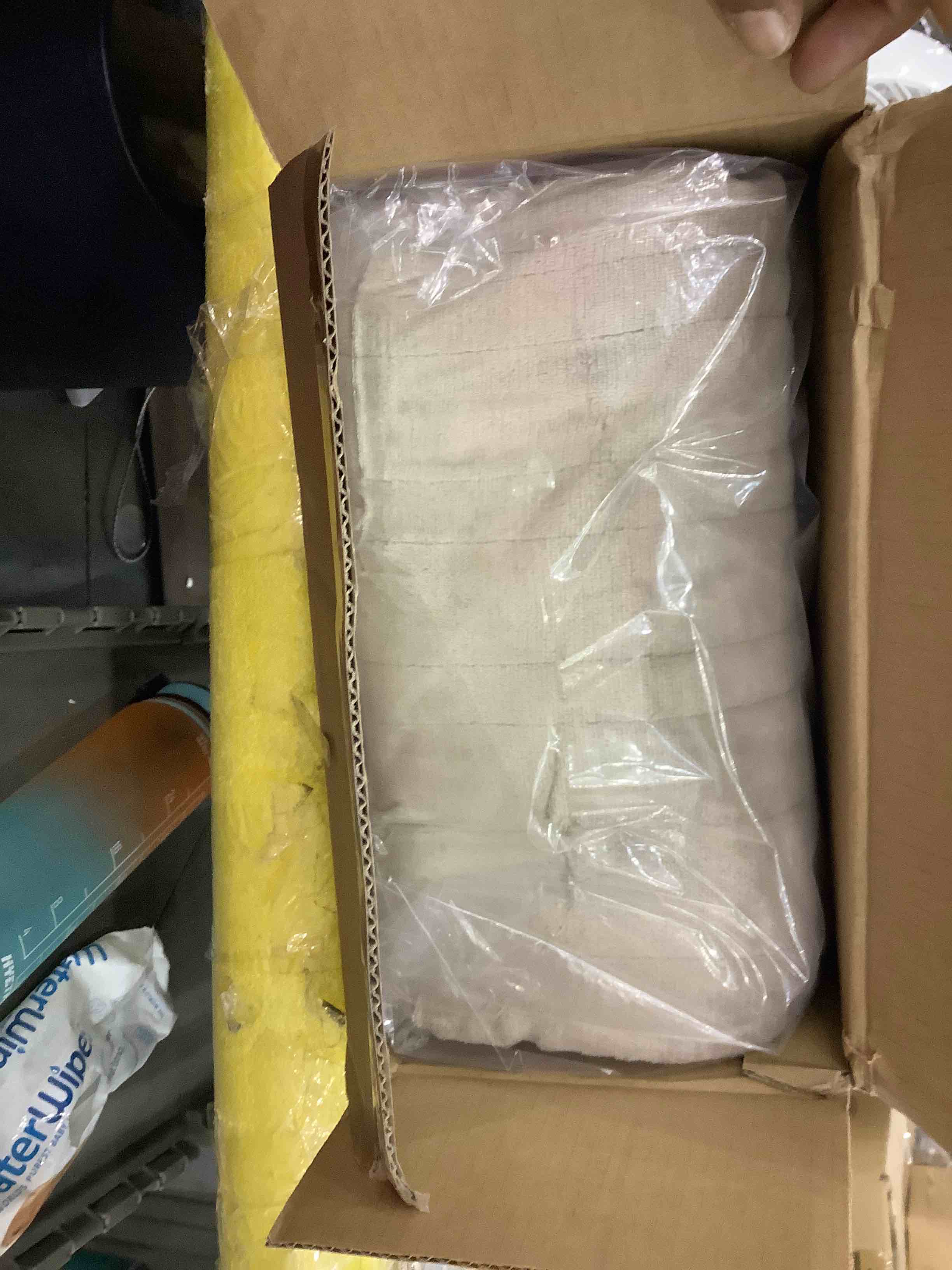 https://s3.amazonaws.com/lotting-images-prod/bidfta/EXS00368342_1690548461265.jpeg