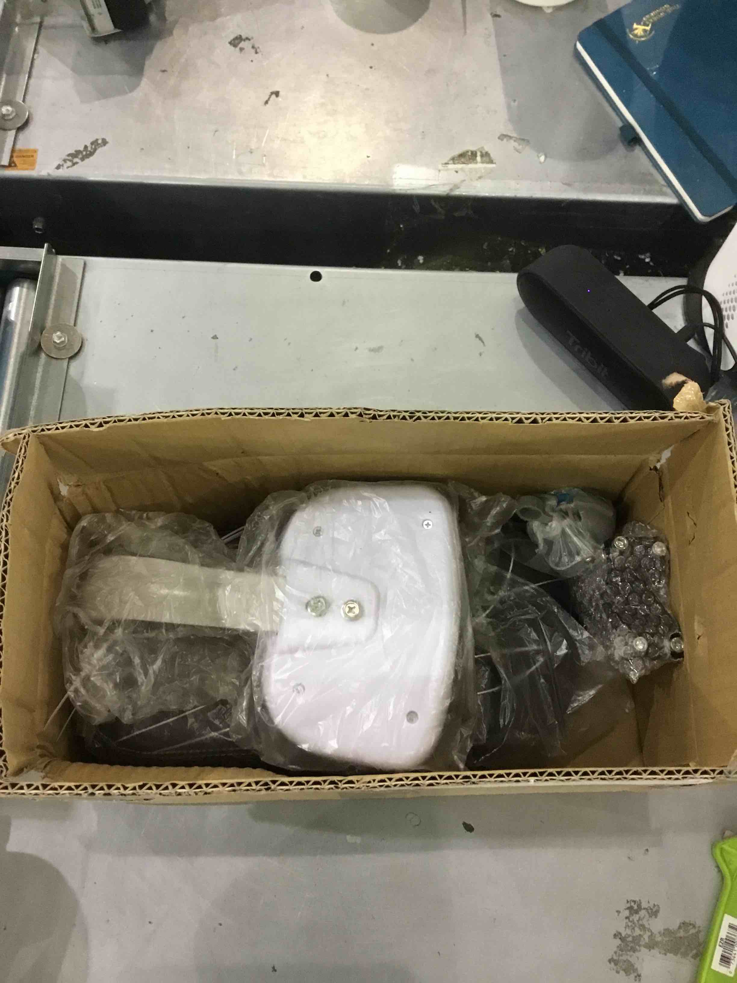 https://s3.amazonaws.com/lotting-images-prod/bidfta/EXS00368648_1690803418428.jpeg