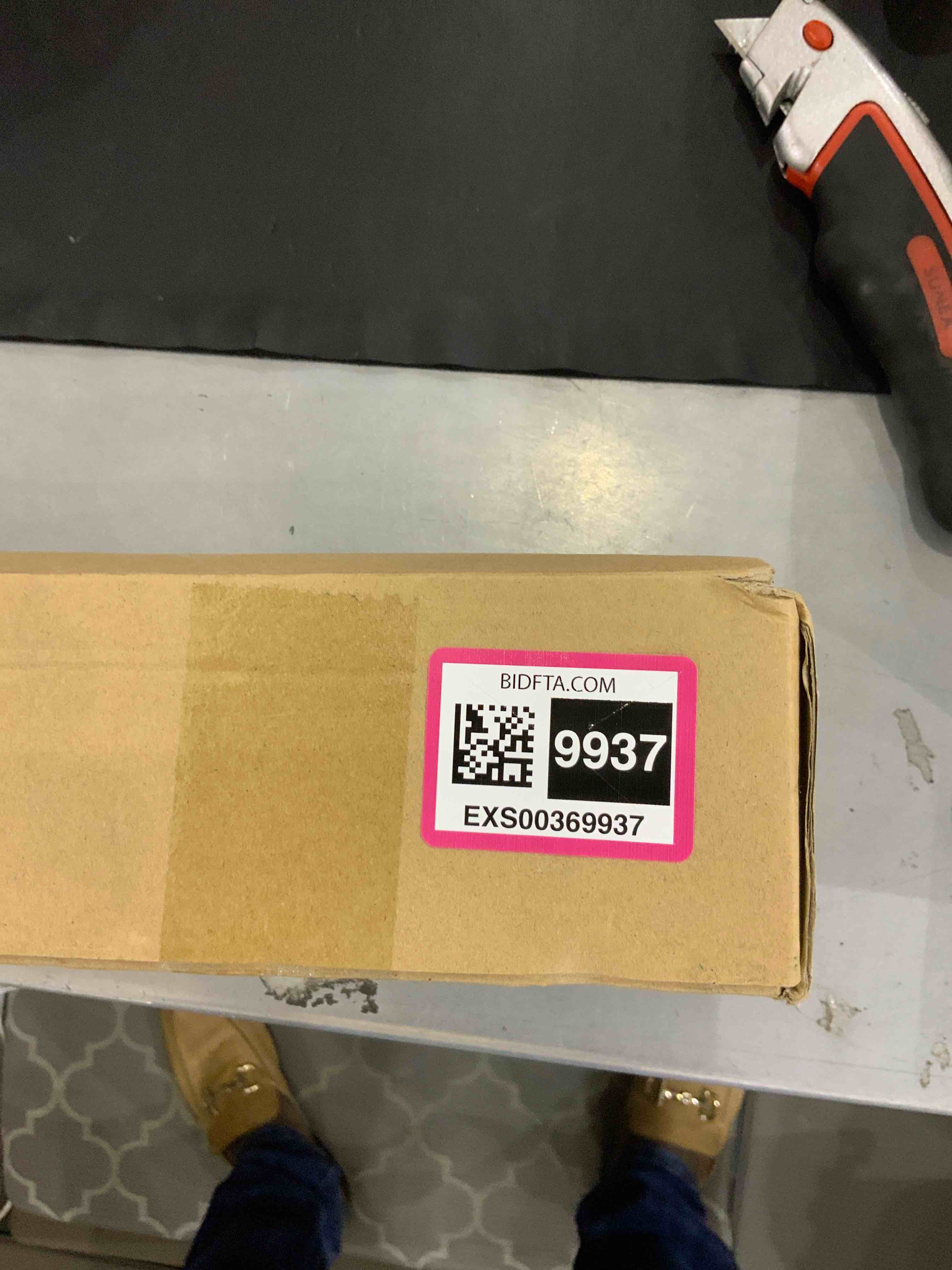 https://s3.amazonaws.com/lotting-images-prod/bidfta/EXS00369937_1690803403911.jpeg