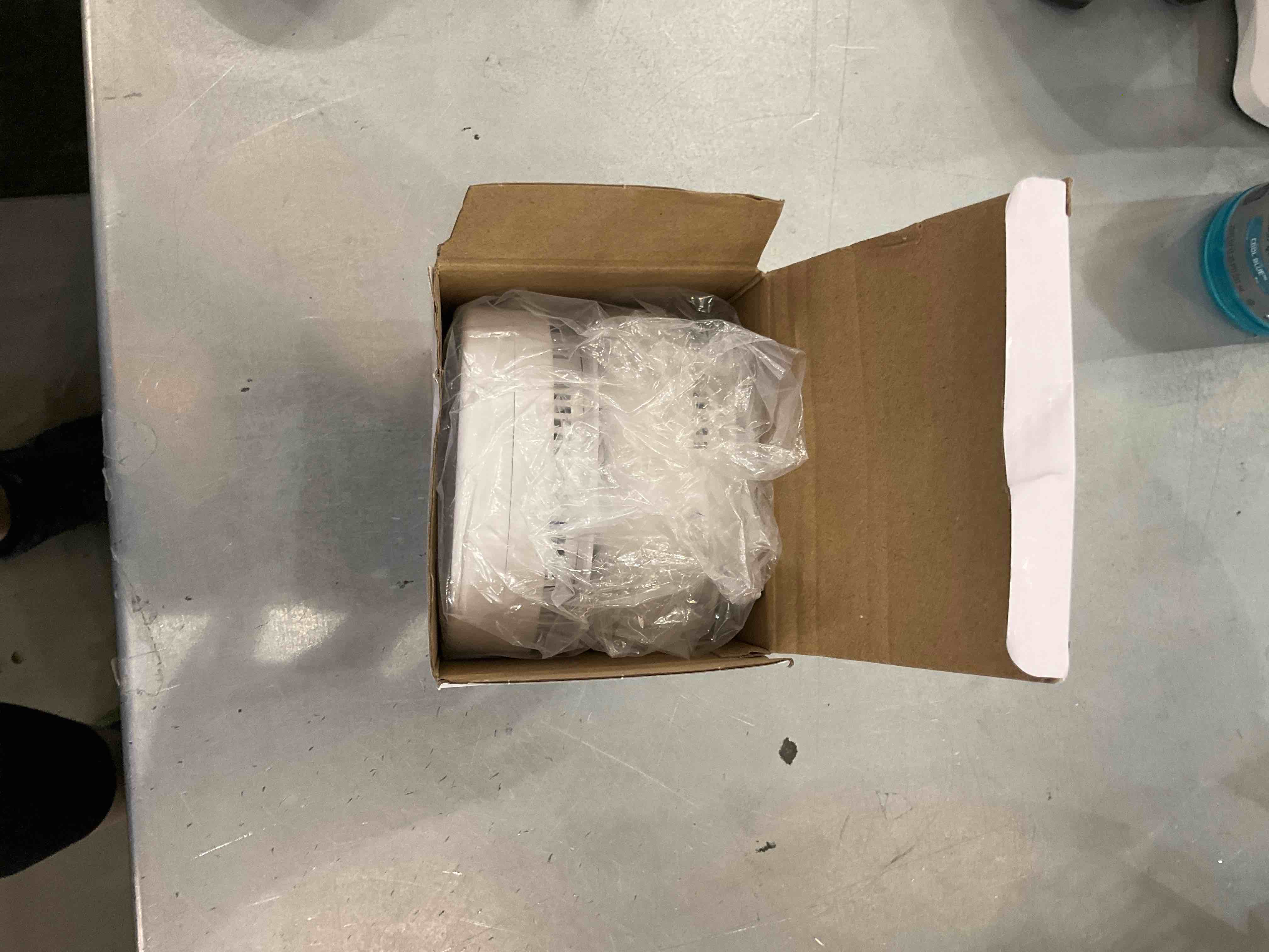 https://s3.amazonaws.com/lotting-images-prod/bidfta/EXS00371160_1690989231813.jpeg