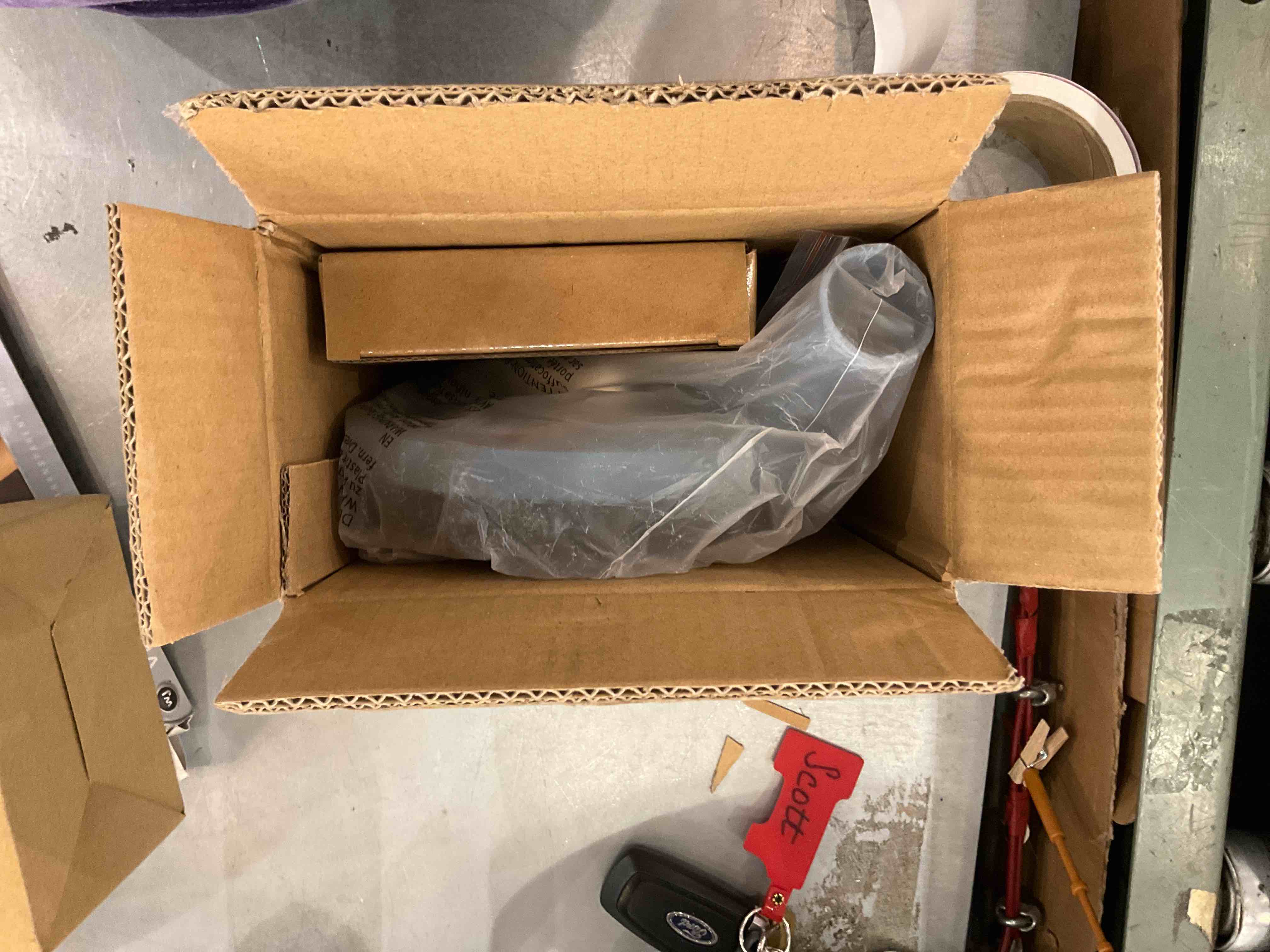 https://s3.amazonaws.com/lotting-images-prod/bidfta/EXS00371175_1690991022847.jpeg