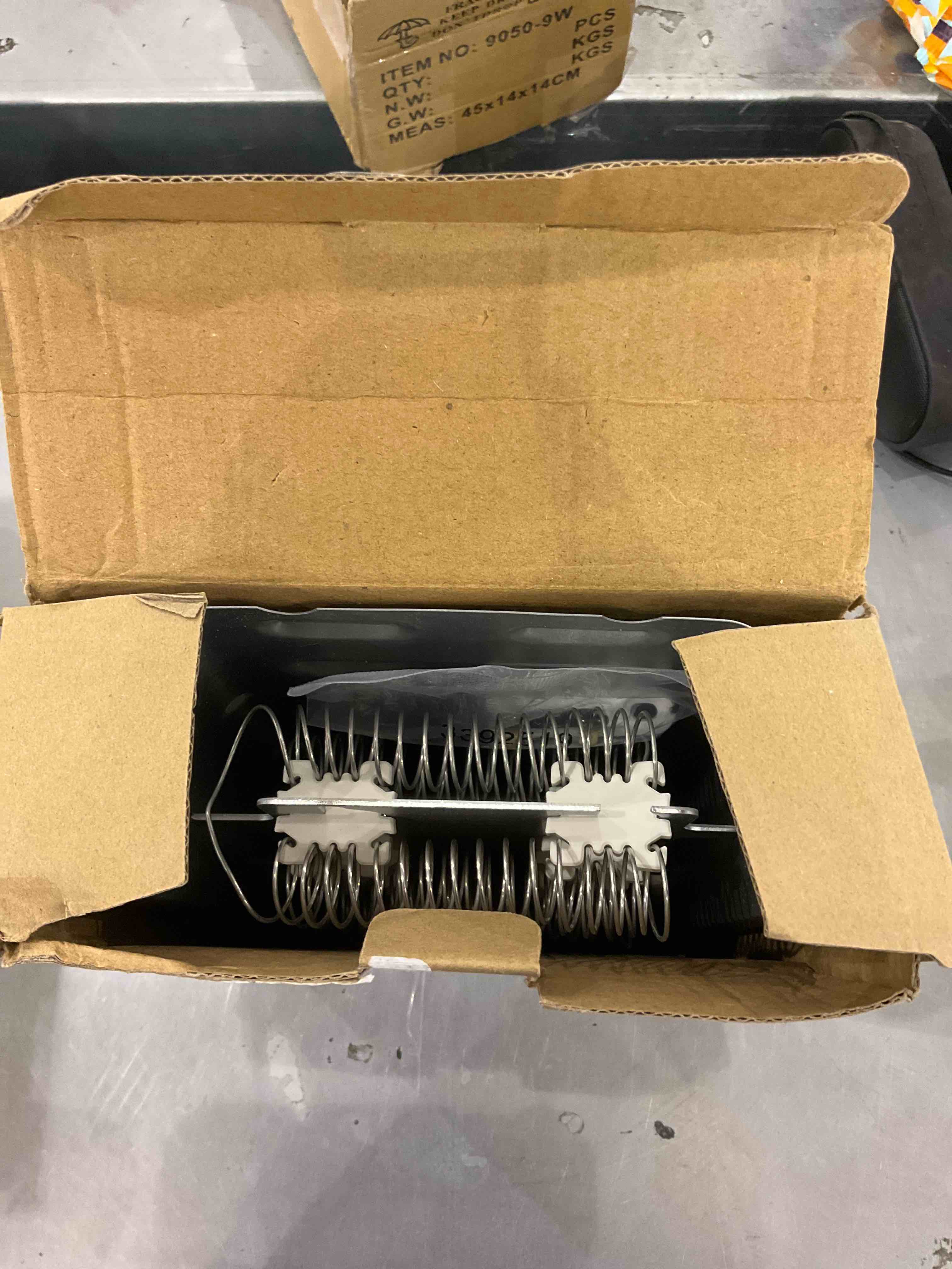 https://s3.amazonaws.com/lotting-images-prod/bidfta/EXS00371987_1691073382613.jpeg