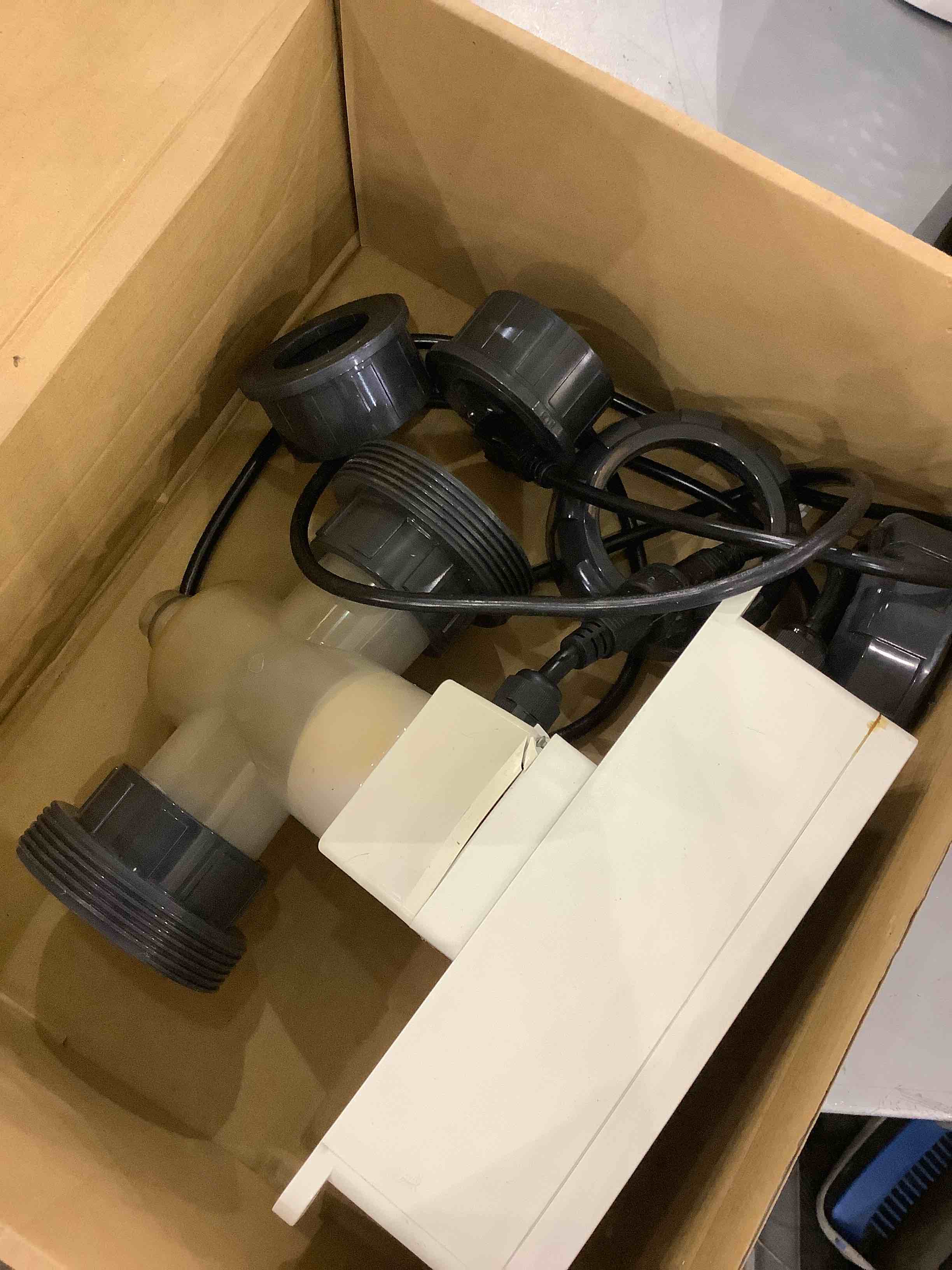 https://s3.amazonaws.com/lotting-images-prod/bidfta/EXS00372126_1691156152209.jpeg