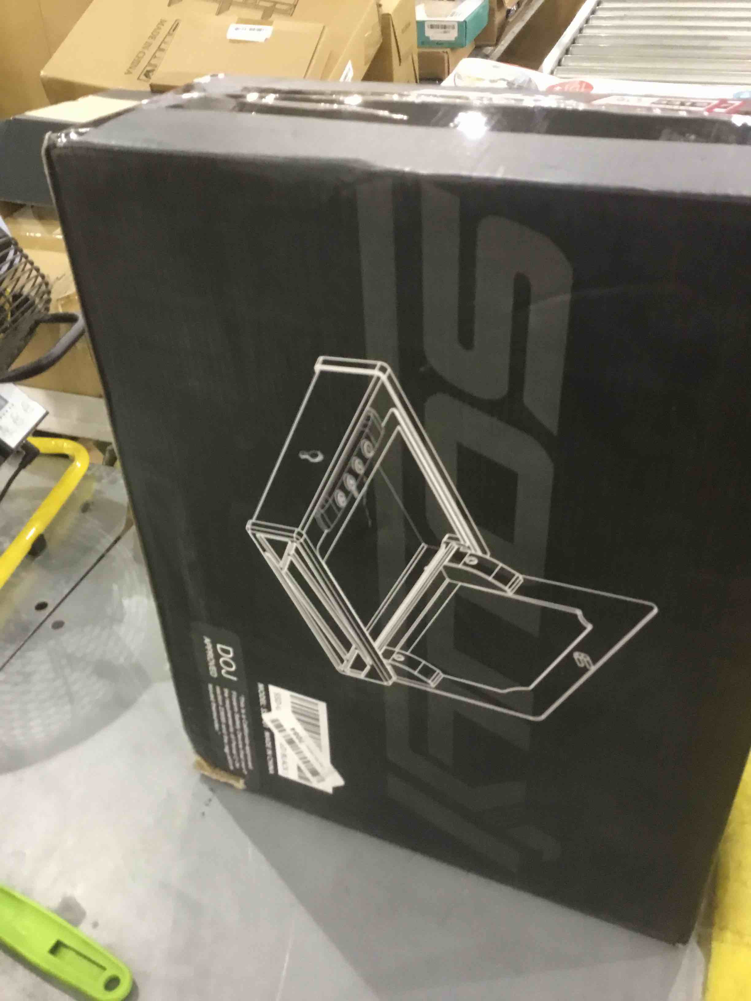 https://s3.amazonaws.com/lotting-images-prod/bidfta/EXS00373312_1691156708326.jpeg