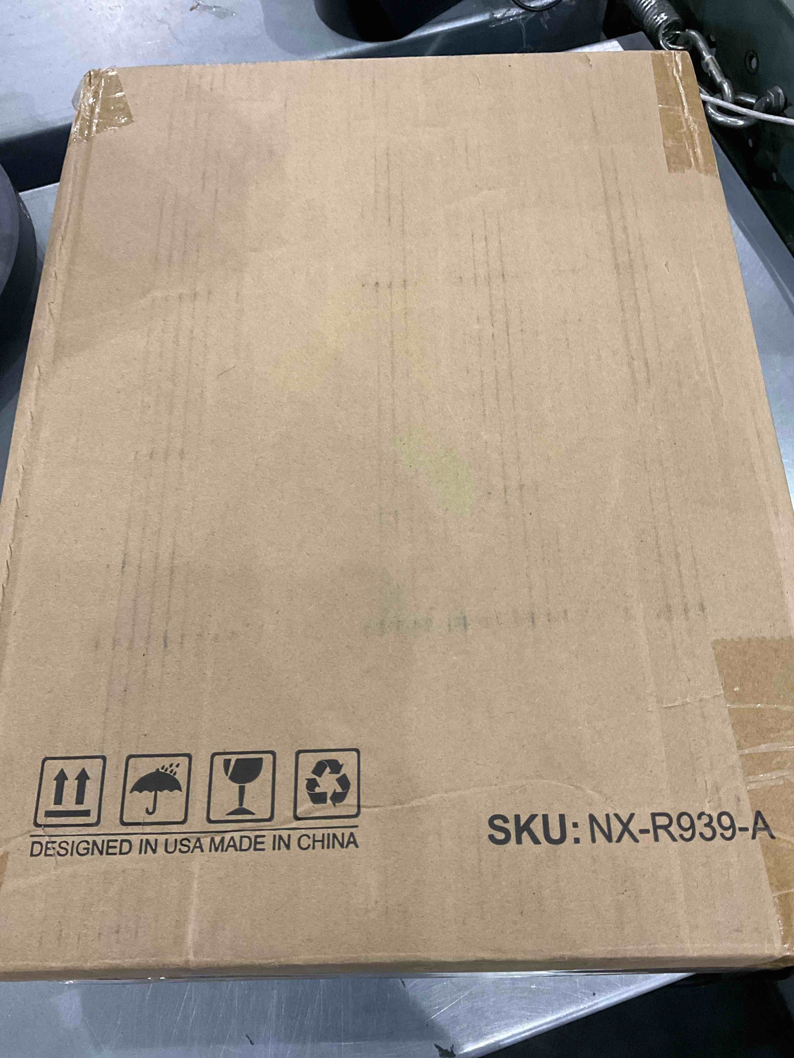 https://s3.amazonaws.com/lotting-images-prod/bidfta/EXS00373998_1691667205811.jpeg