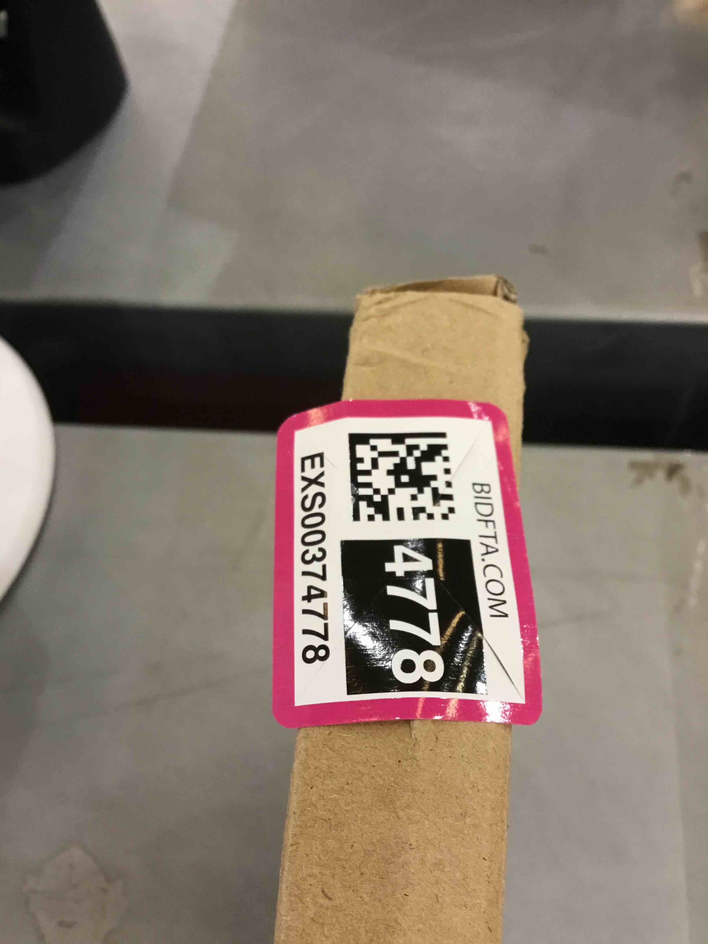 https://s3.amazonaws.com/lotting-images-prod/bidfta/EXS00374778_1690989543571.jpeg