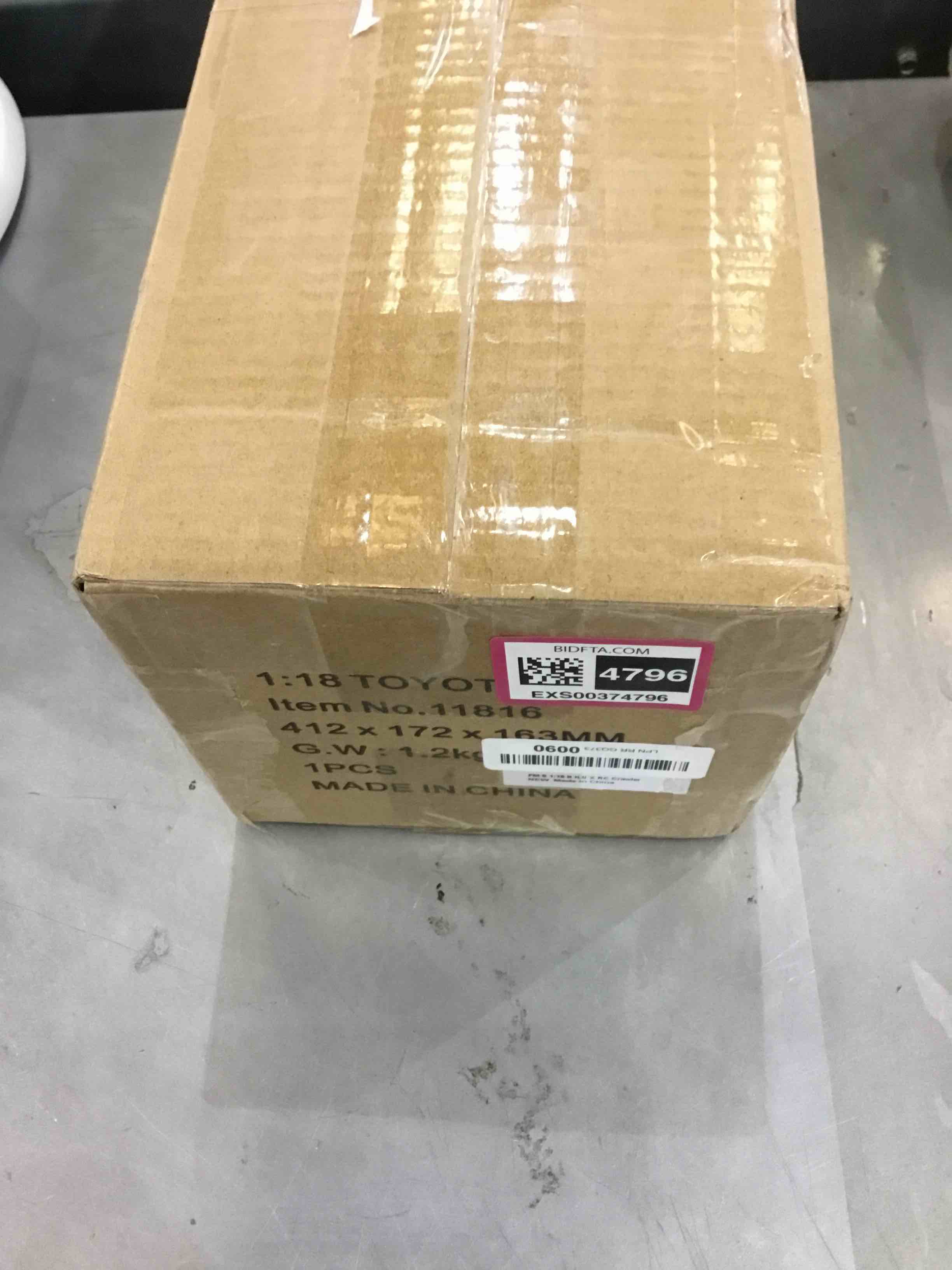https://s3.amazonaws.com/lotting-images-prod/bidfta/EXS00374796_1690991403677.jpeg