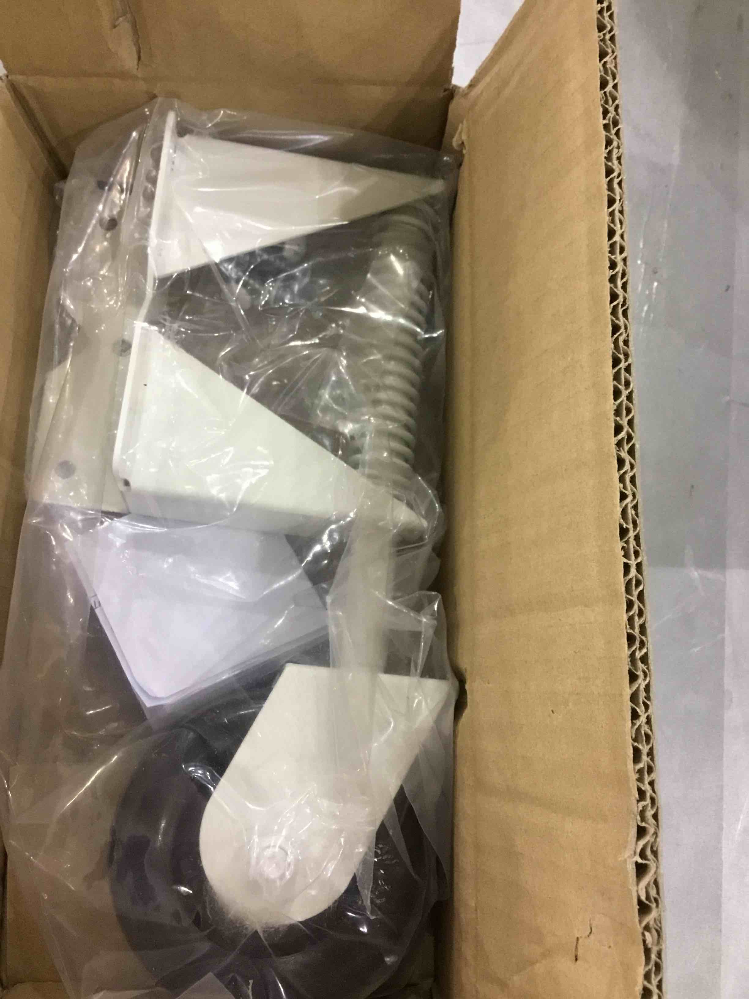 https://s3.amazonaws.com/lotting-images-prod/bidfta/EXS00374944_1691077051135.jpeg