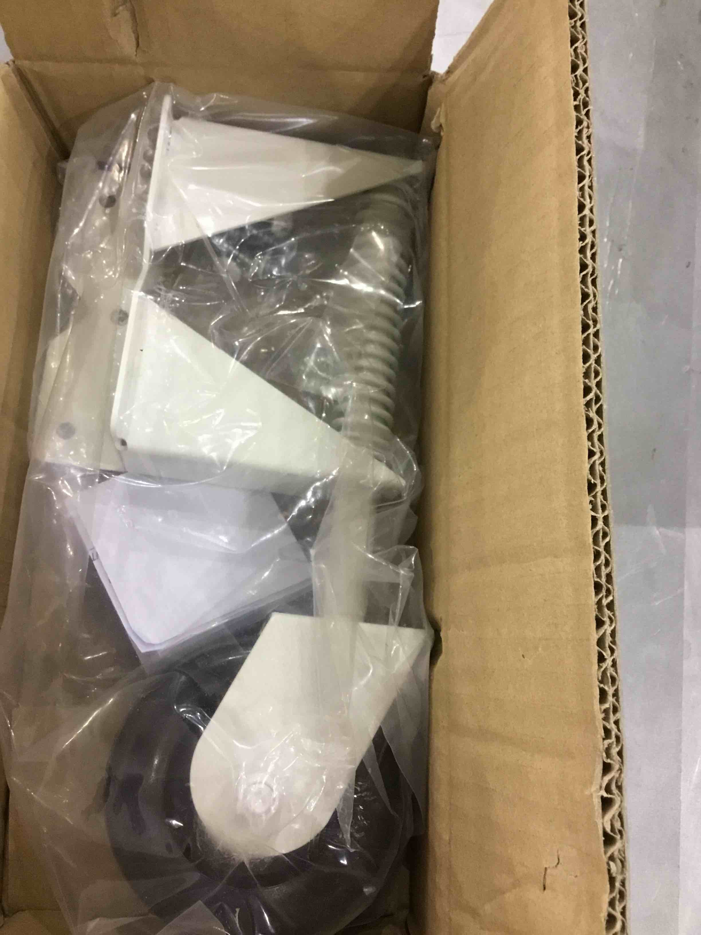 https://s3.amazonaws.com/lotting-images-prod/bidfta/EXS00374944_1691077052582.jpeg