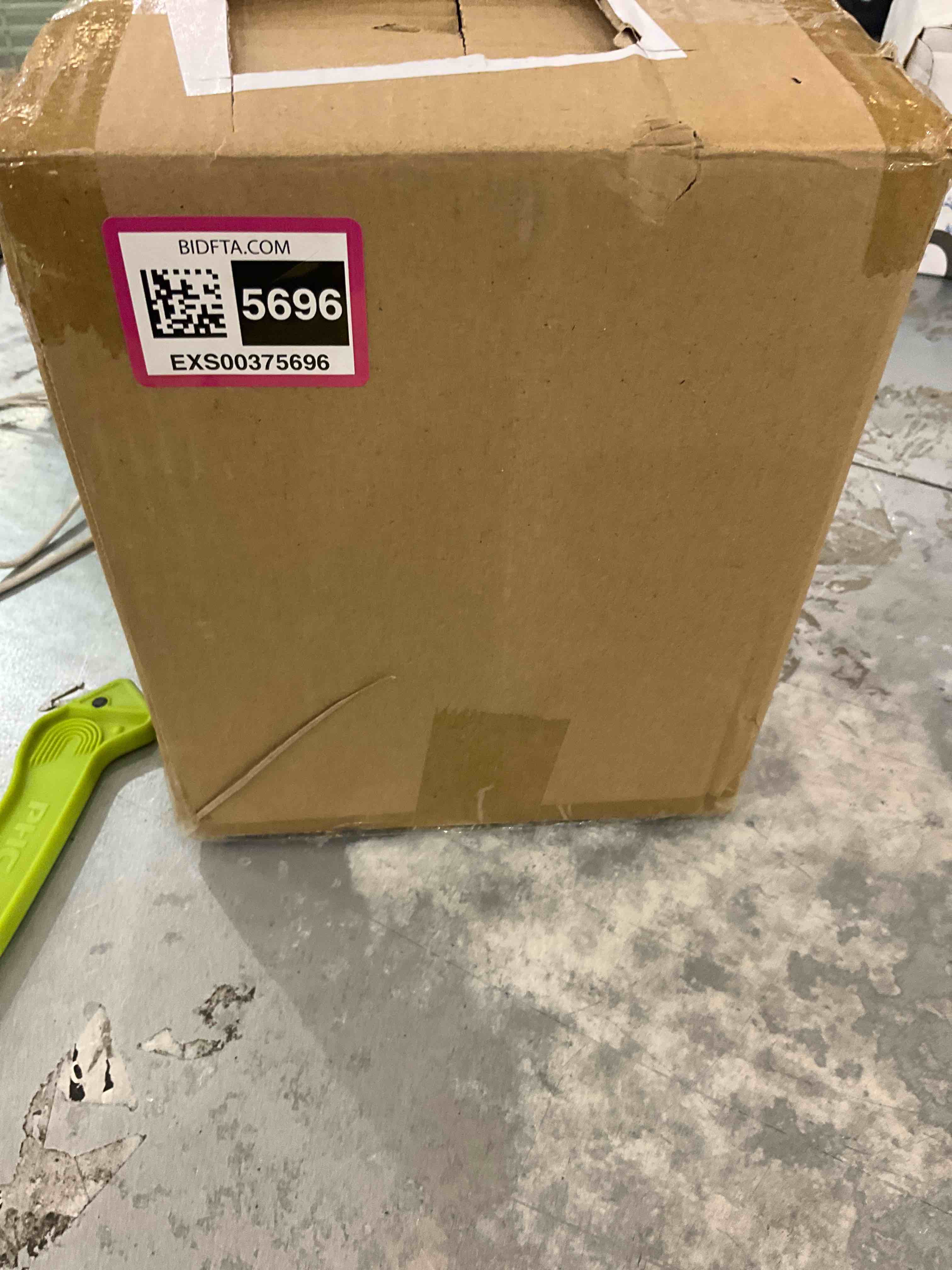 https://s3.amazonaws.com/lotting-images-prod/bidfta/EXS00375696_1690994552257.jpeg