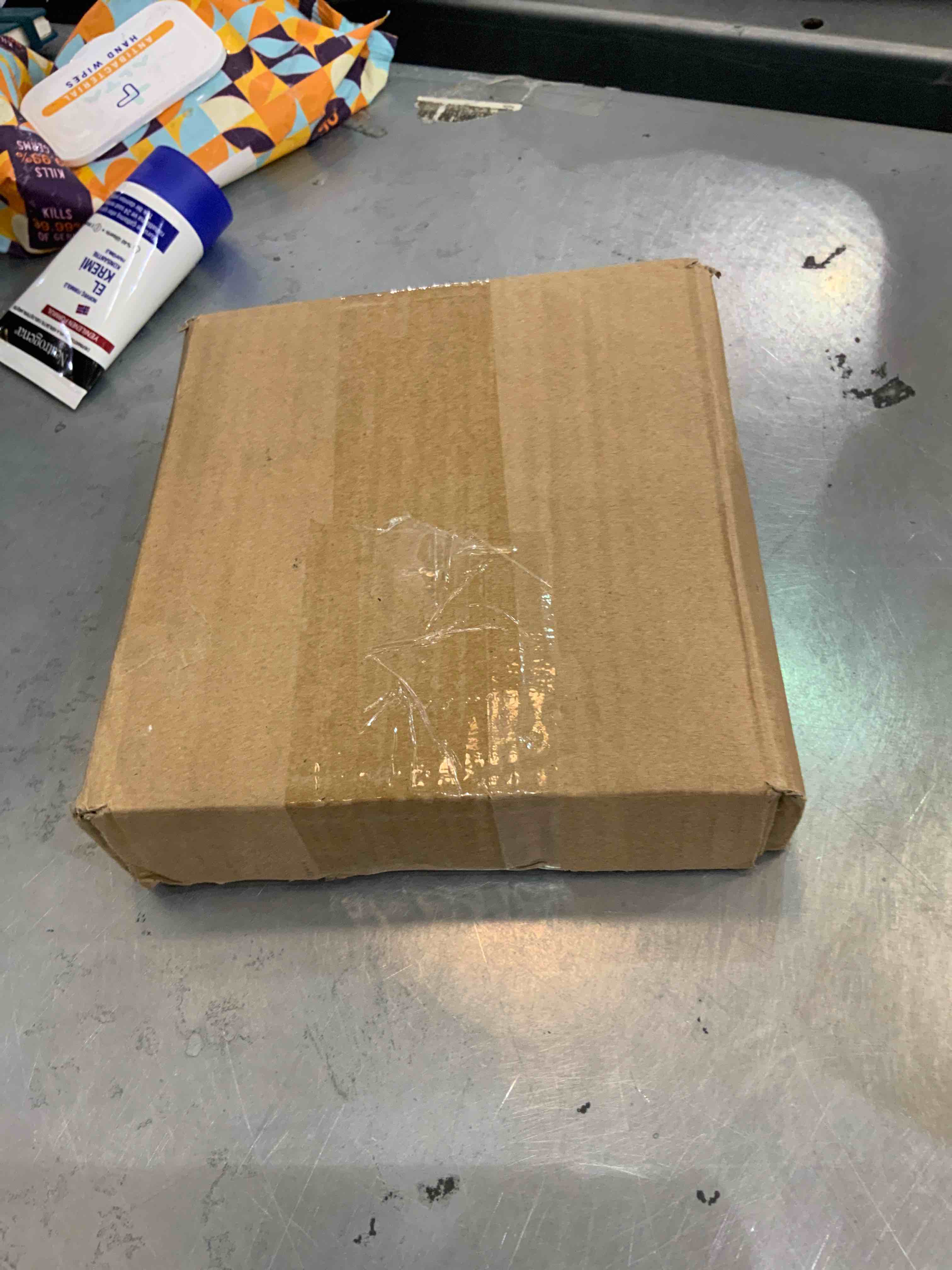 https://s3.amazonaws.com/lotting-images-prod/bidfta/EXS00376373_1690991251180.jpeg