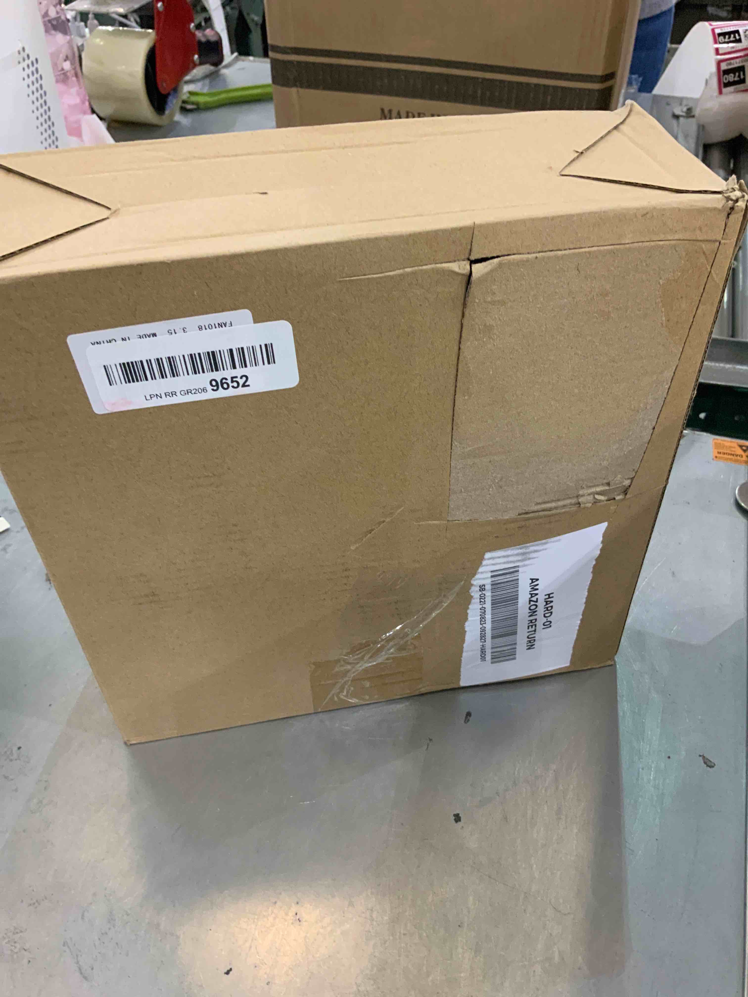 https://s3.amazonaws.com/lotting-images-prod/bidfta/EXS00376397_1690995822431.jpeg