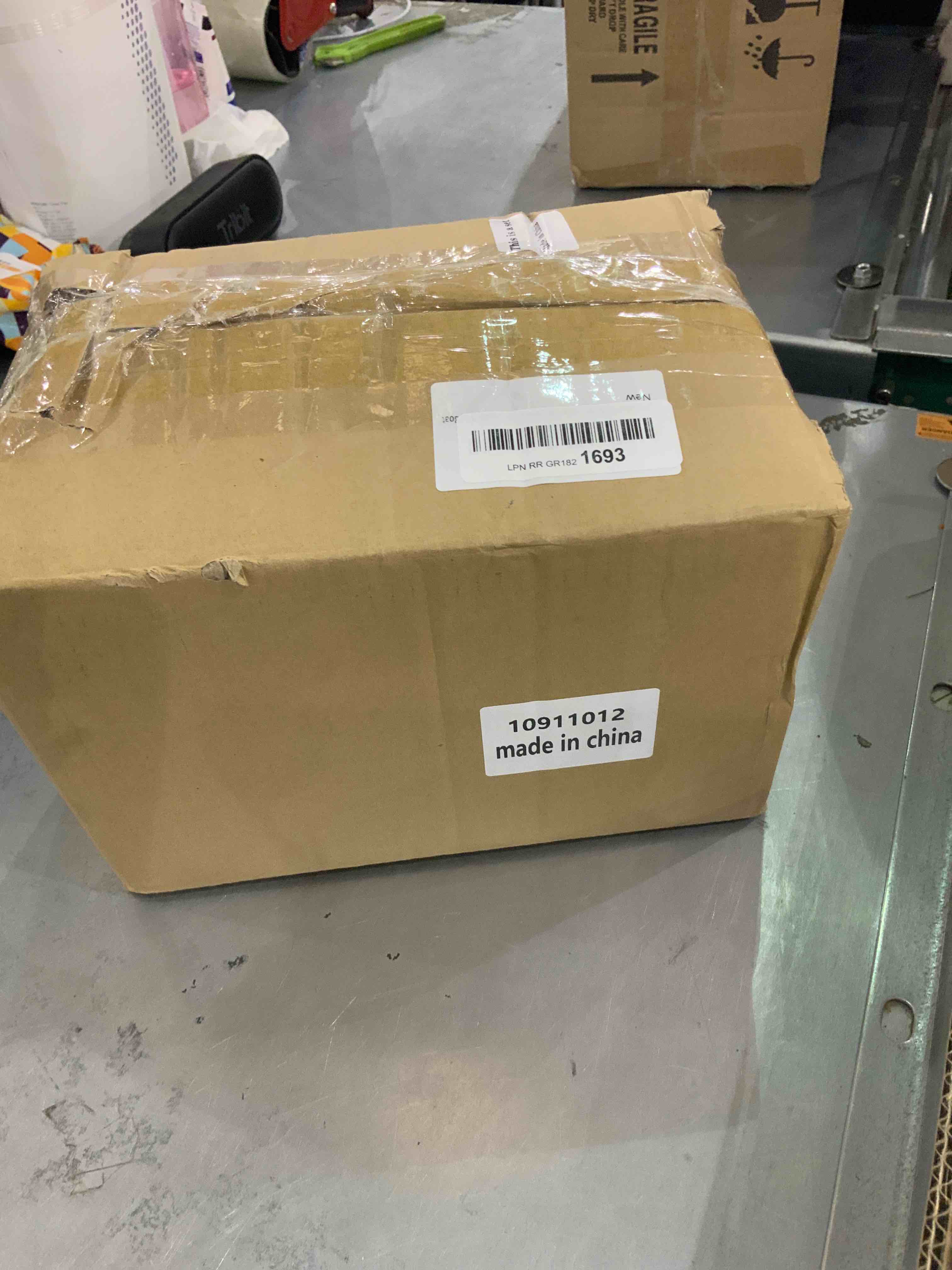 https://s3.amazonaws.com/lotting-images-prod/bidfta/EXS00376633_1691077028205.jpeg