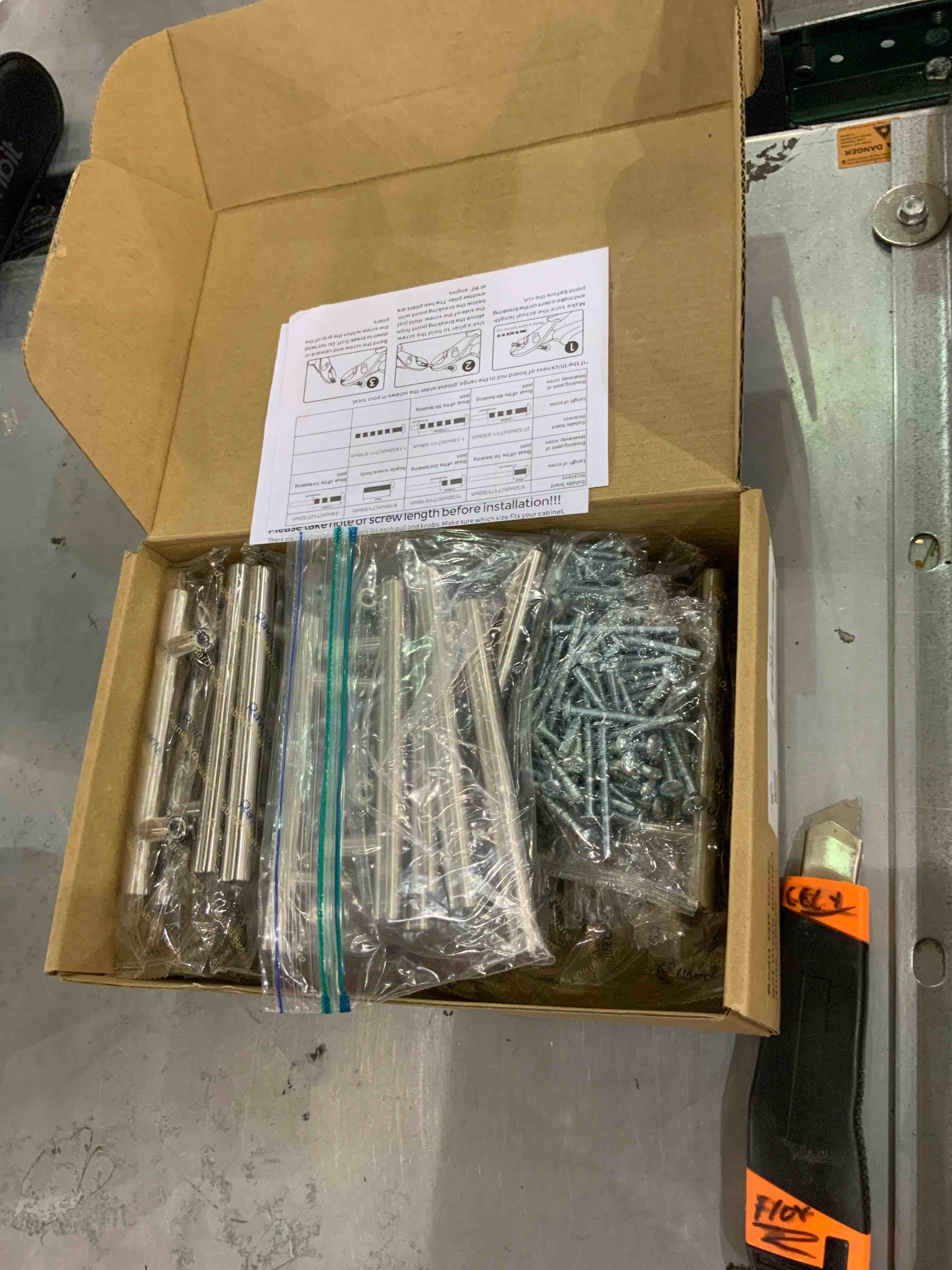 https://s3.amazonaws.com/lotting-images-prod/bidfta/EXS00376810_1691156616929.jpeg