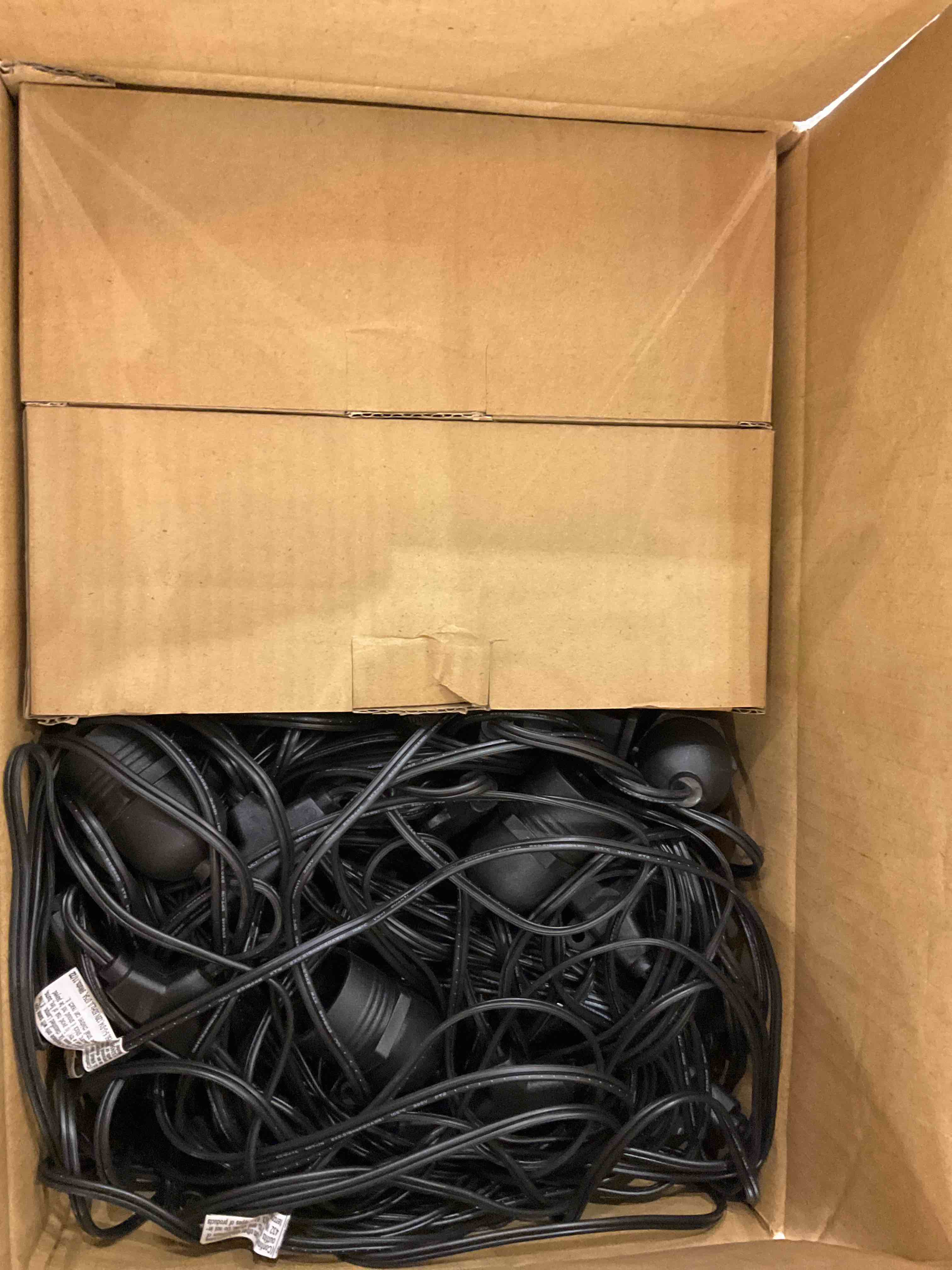 https://s3.amazonaws.com/lotting-images-prod/bidfta/EXS00377269_1690995624537.jpeg