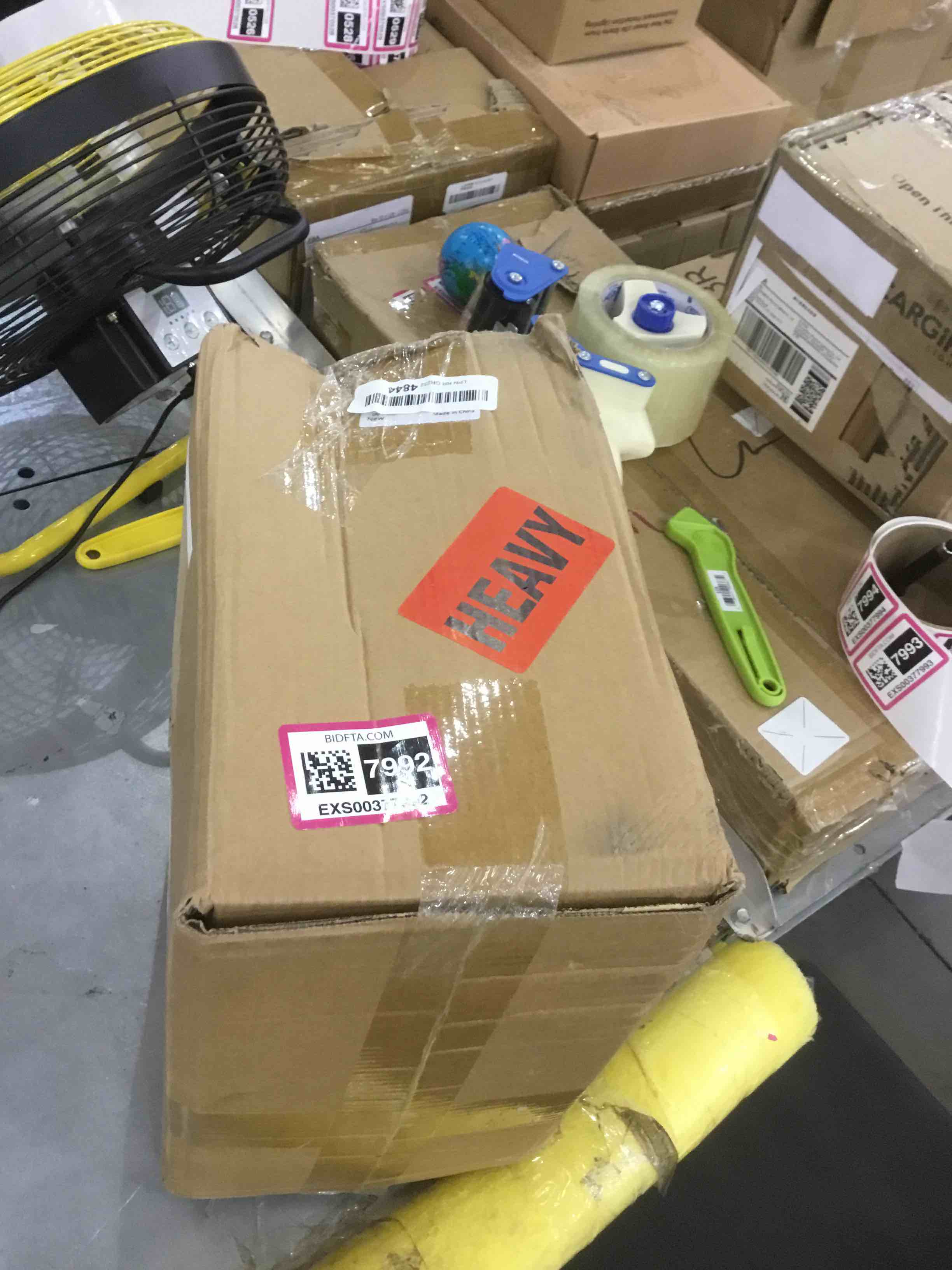 https://s3.amazonaws.com/lotting-images-prod/bidfta/EXS00377992_1690994583432.jpeg
