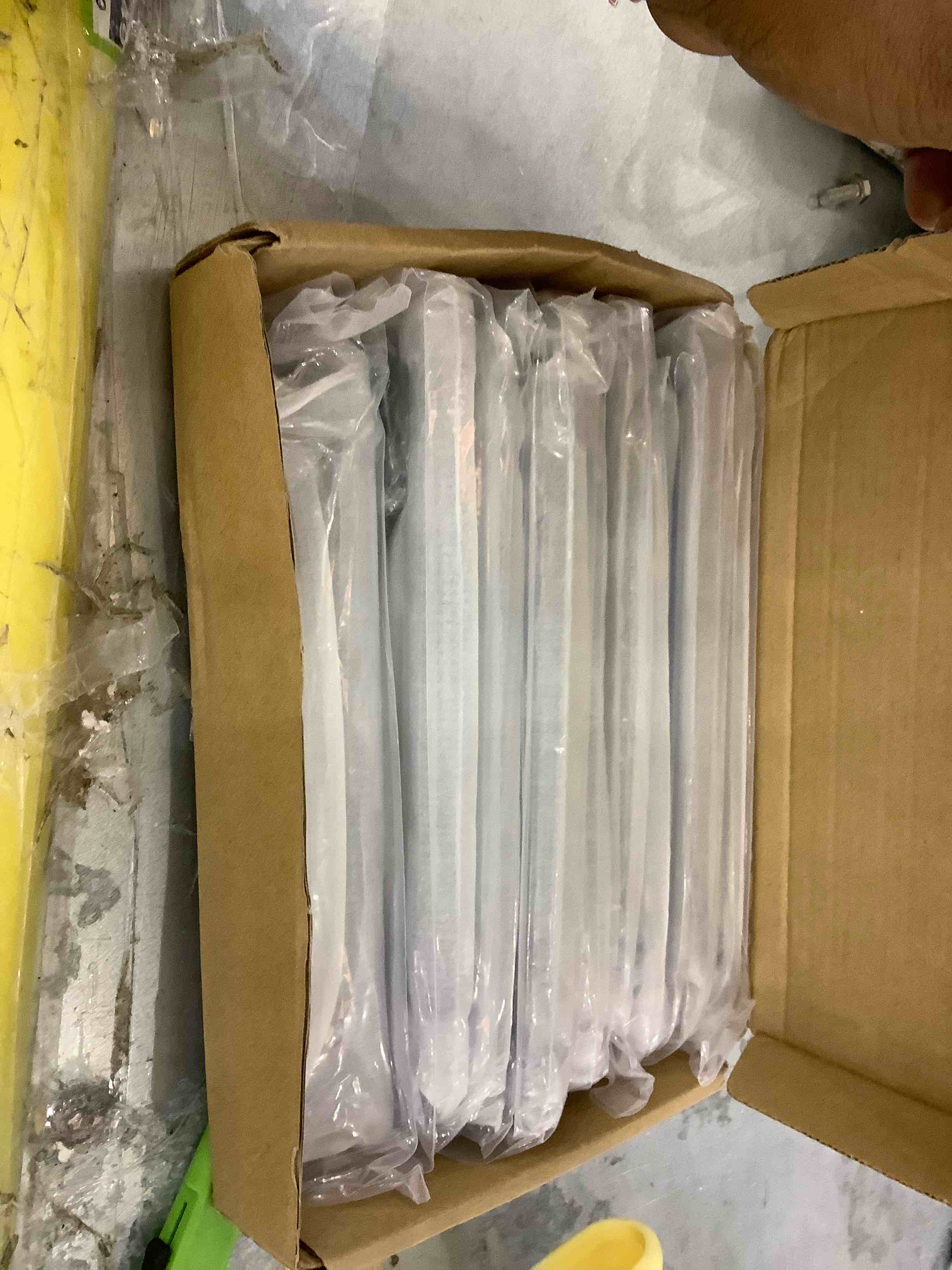 https://s3.amazonaws.com/lotting-images-prod/bidfta/EXS00378308_1690995528451.jpeg