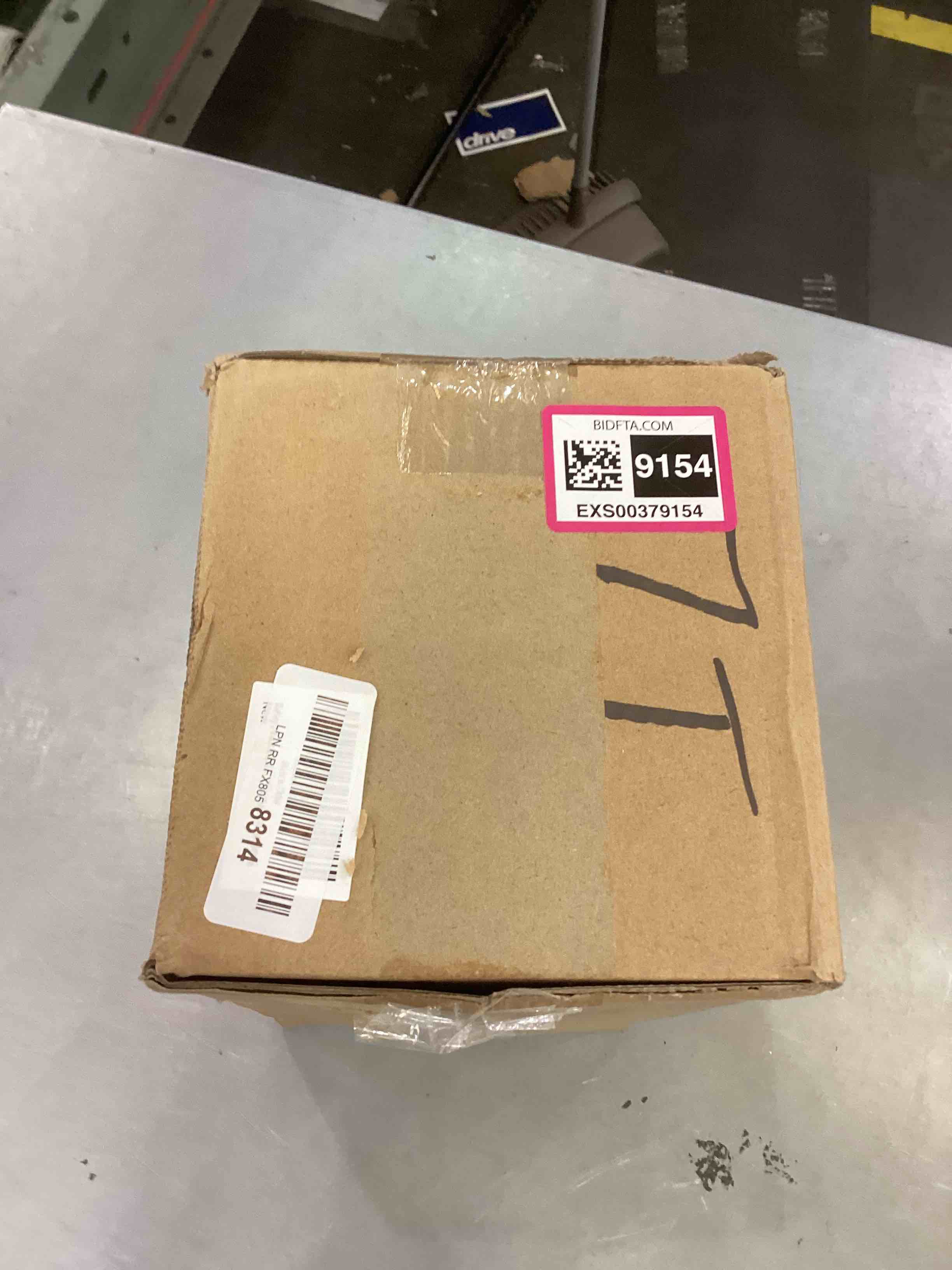 https://s3.amazonaws.com/lotting-images-prod/bidfta/EXS00379154_1690903038389.jpeg