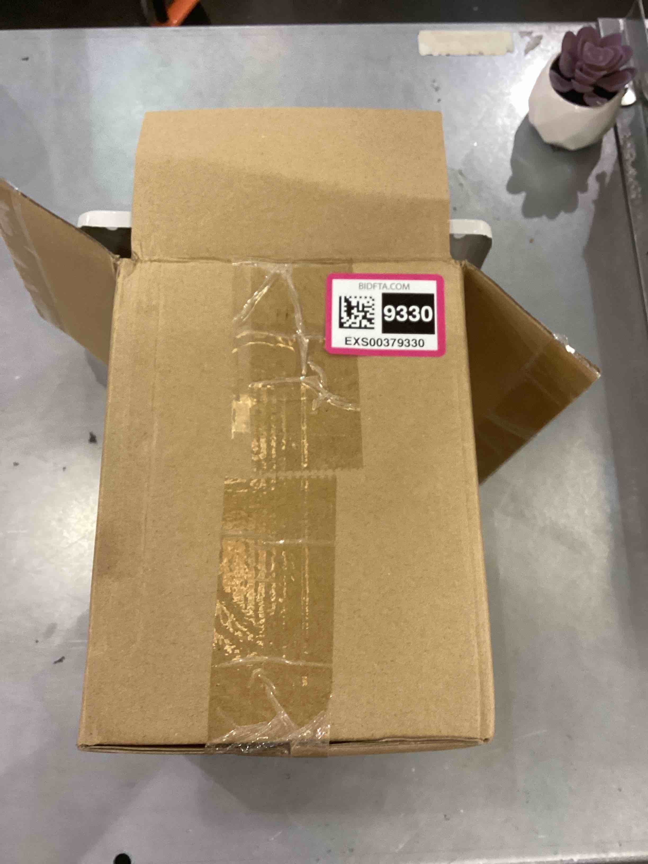 https://s3.amazonaws.com/lotting-images-prod/bidfta/EXS00379330_1690994524572.jpeg