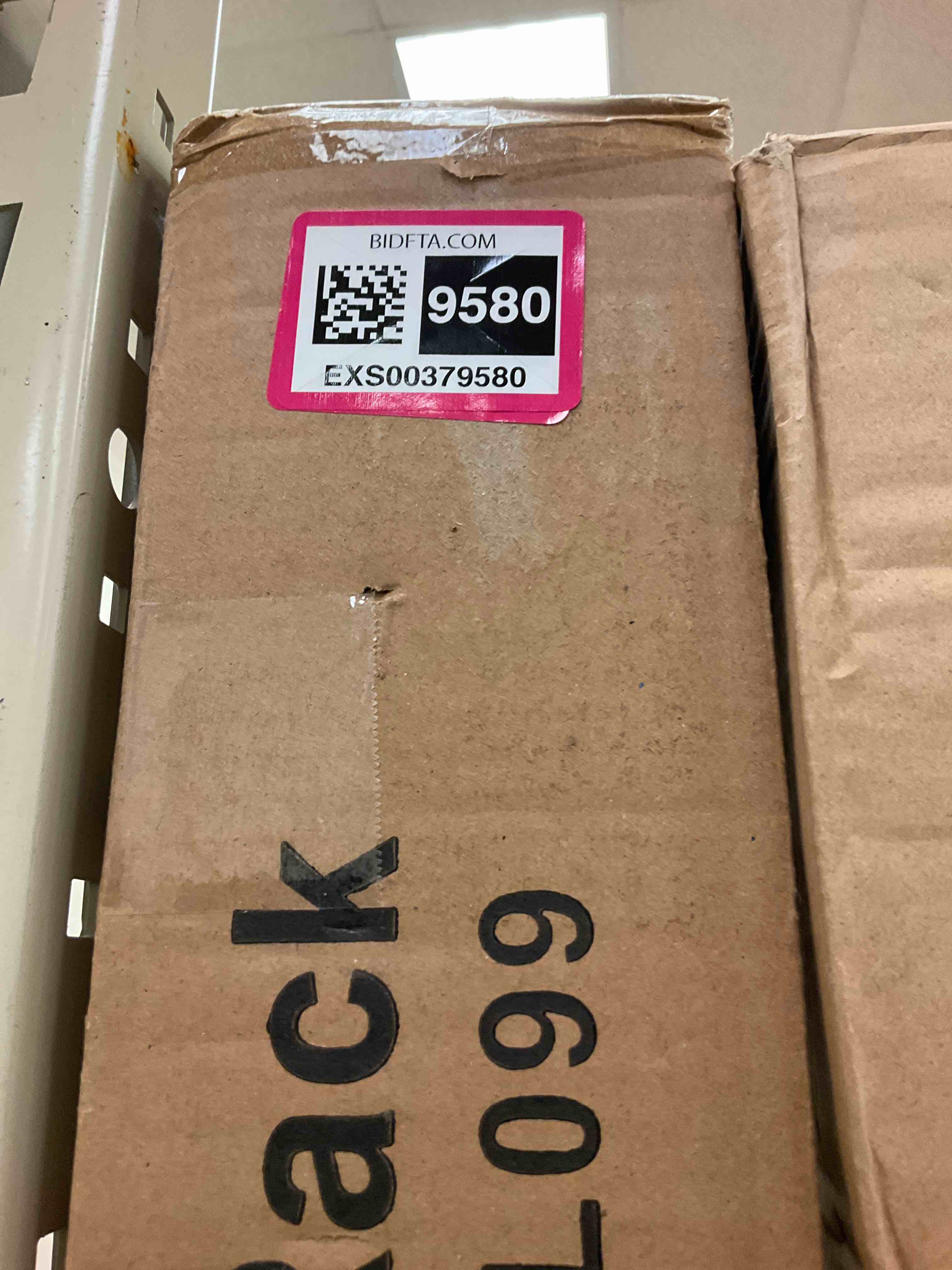 https://s3.amazonaws.com/lotting-images-prod/bidfta/EXS00379580_1691162638775.jpeg