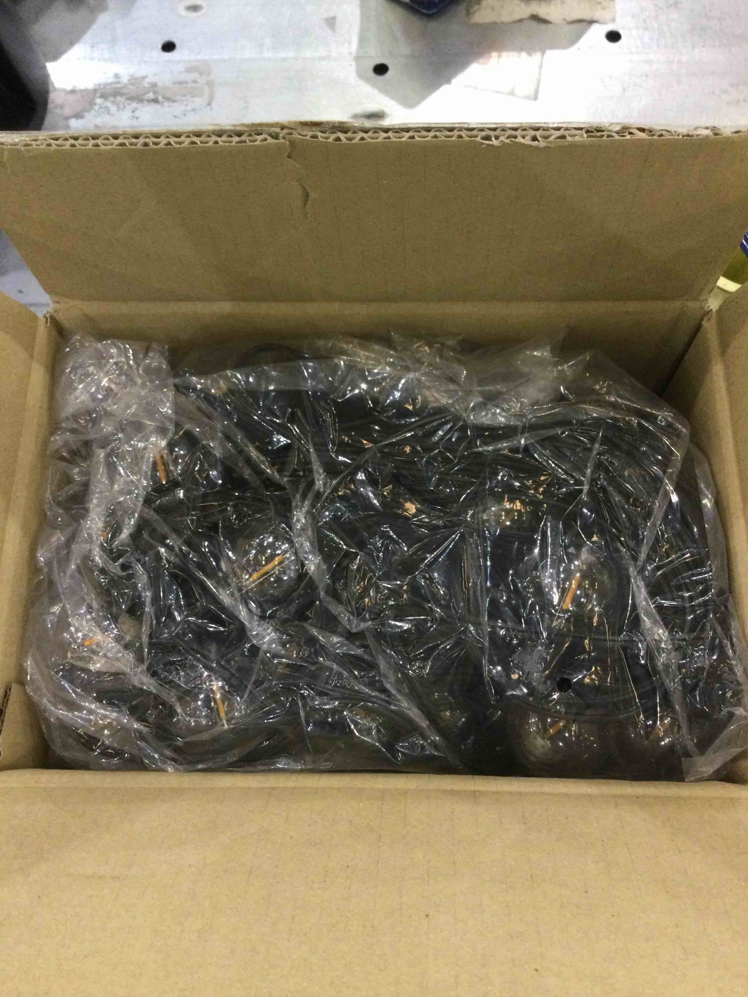 https://s3.amazonaws.com/lotting-images-prod/bidfta/EXS00386165_1703015409317.jpeg