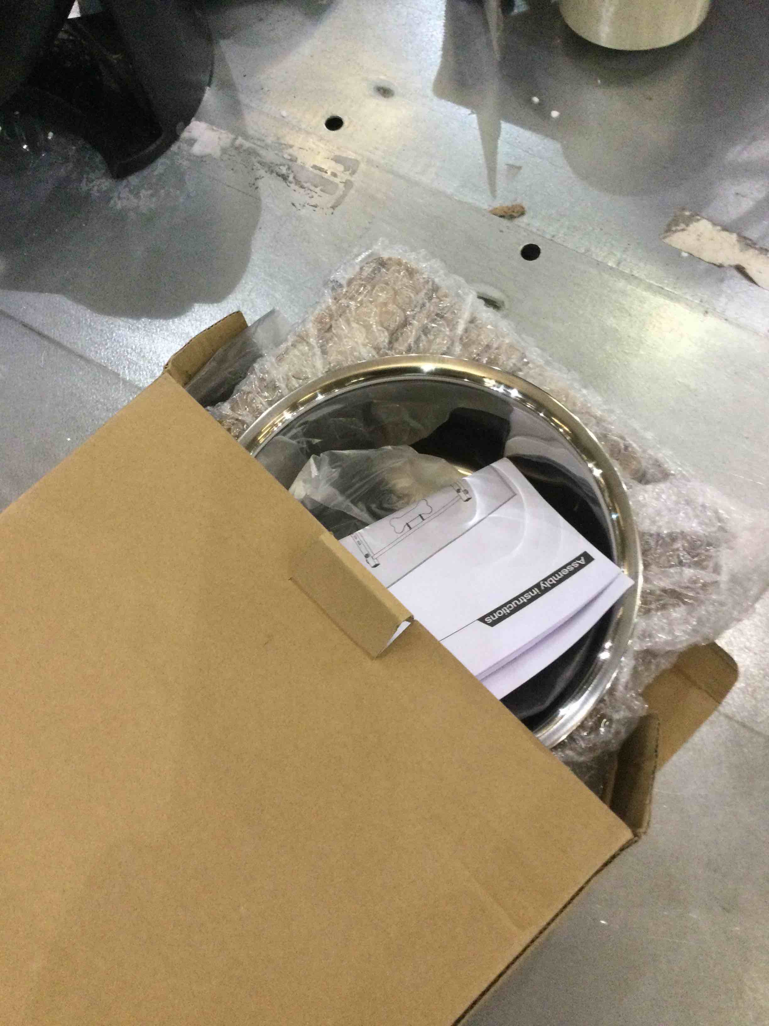 https://s3.amazonaws.com/lotting-images-prod/bidfta/EXS00386270_1703088576950.jpeg