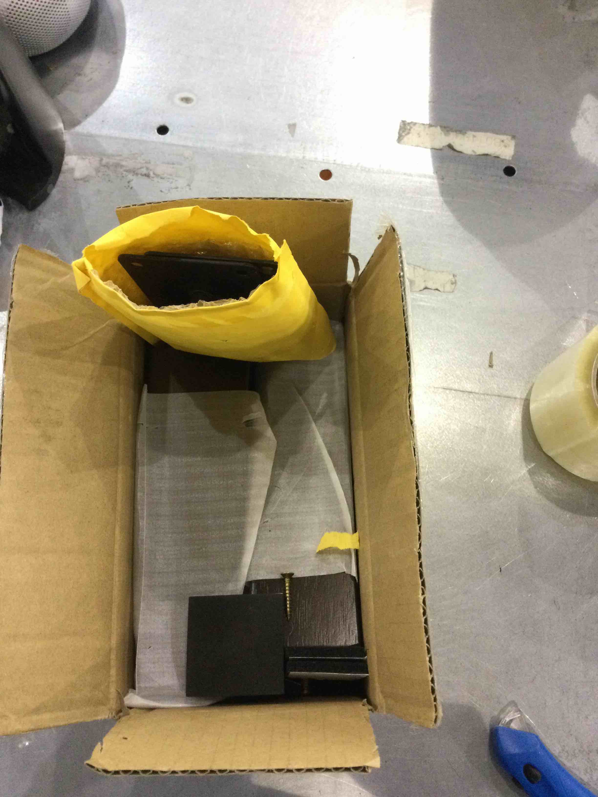 https://s3.amazonaws.com/lotting-images-prod/bidfta/EXS00386371_1703163076628.jpeg