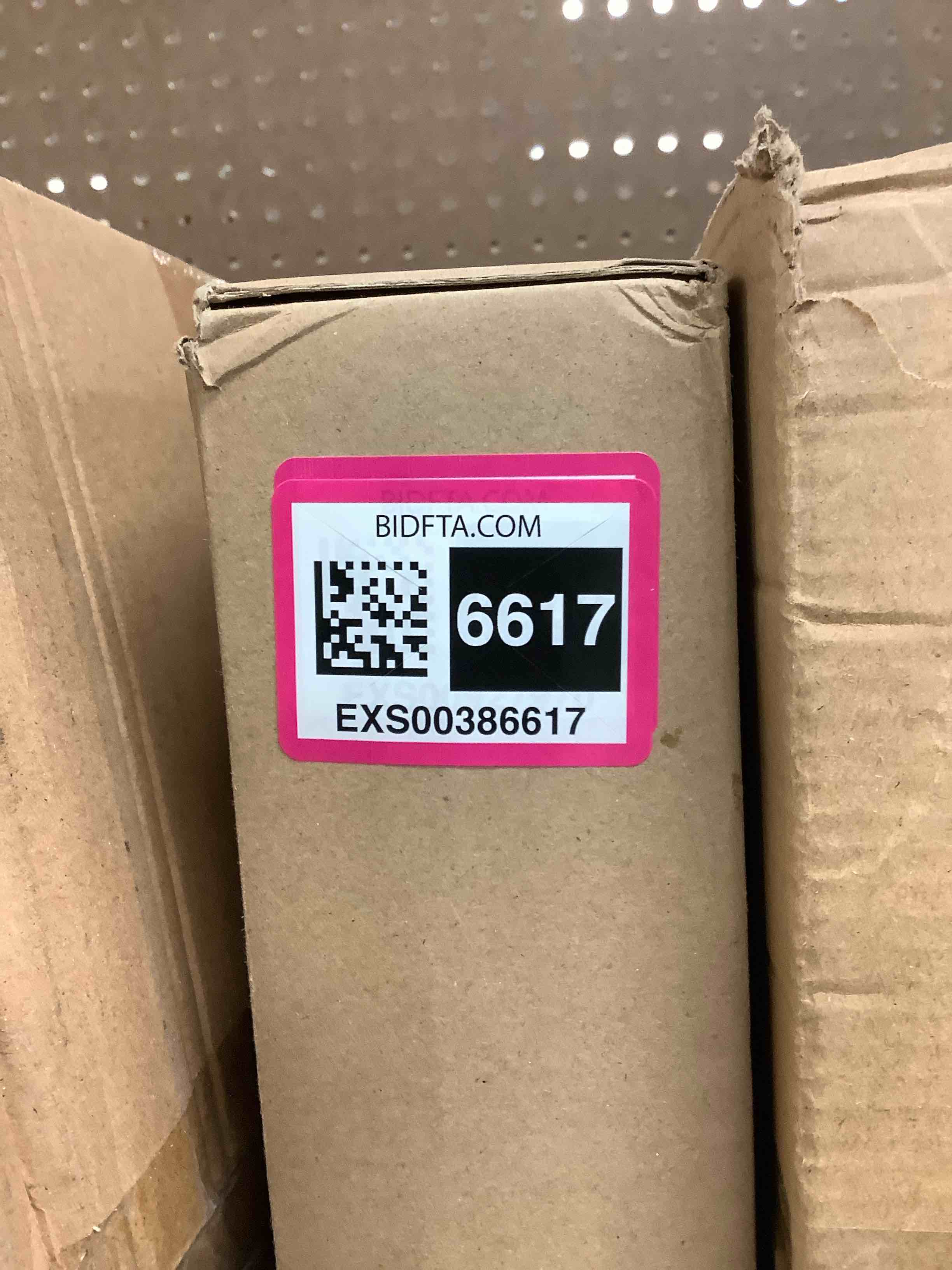 https://s3.amazonaws.com/lotting-images-prod/bidfta/EXS00386617_1703280062402.jpeg