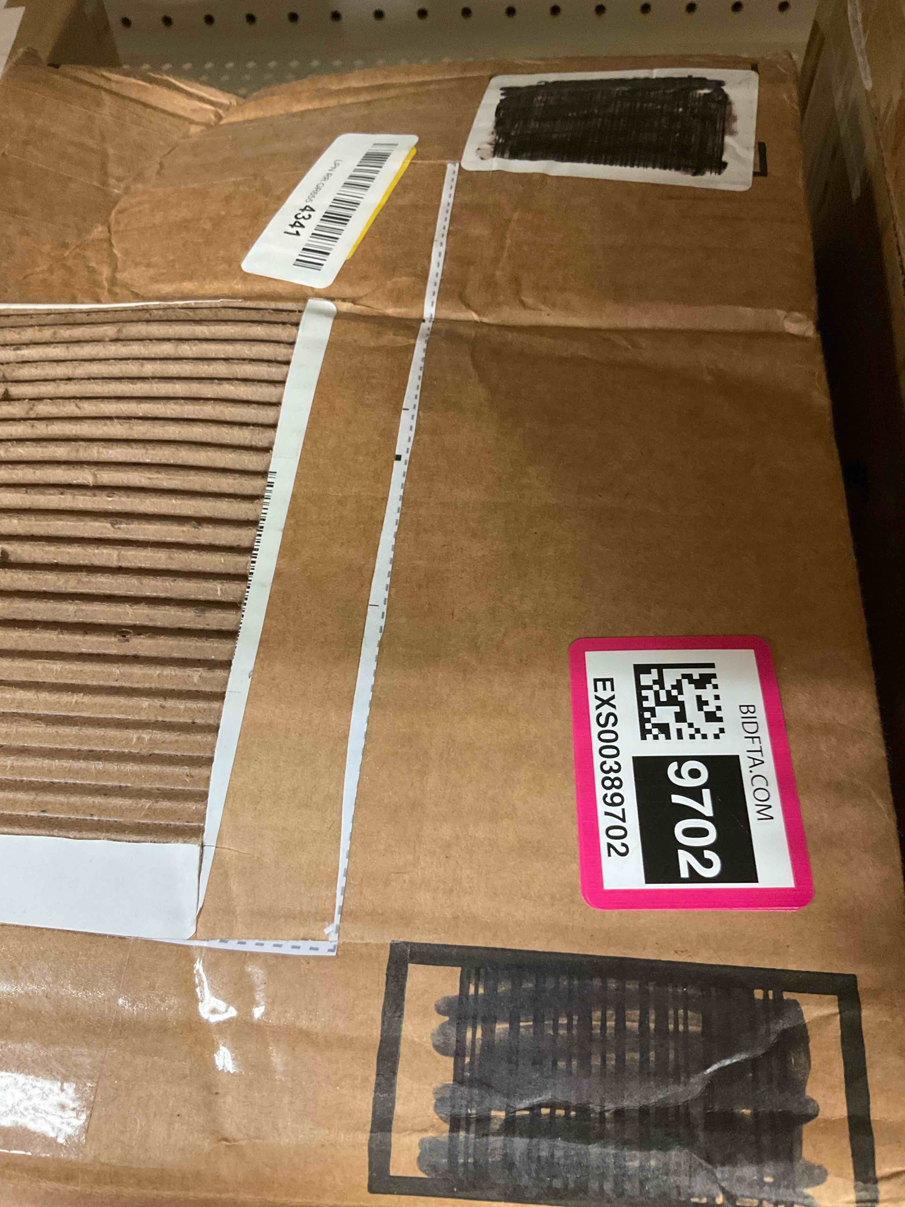 https://s3.amazonaws.com/lotting-images-prod/bidfta/EXS00389702_1703280893158.jpeg