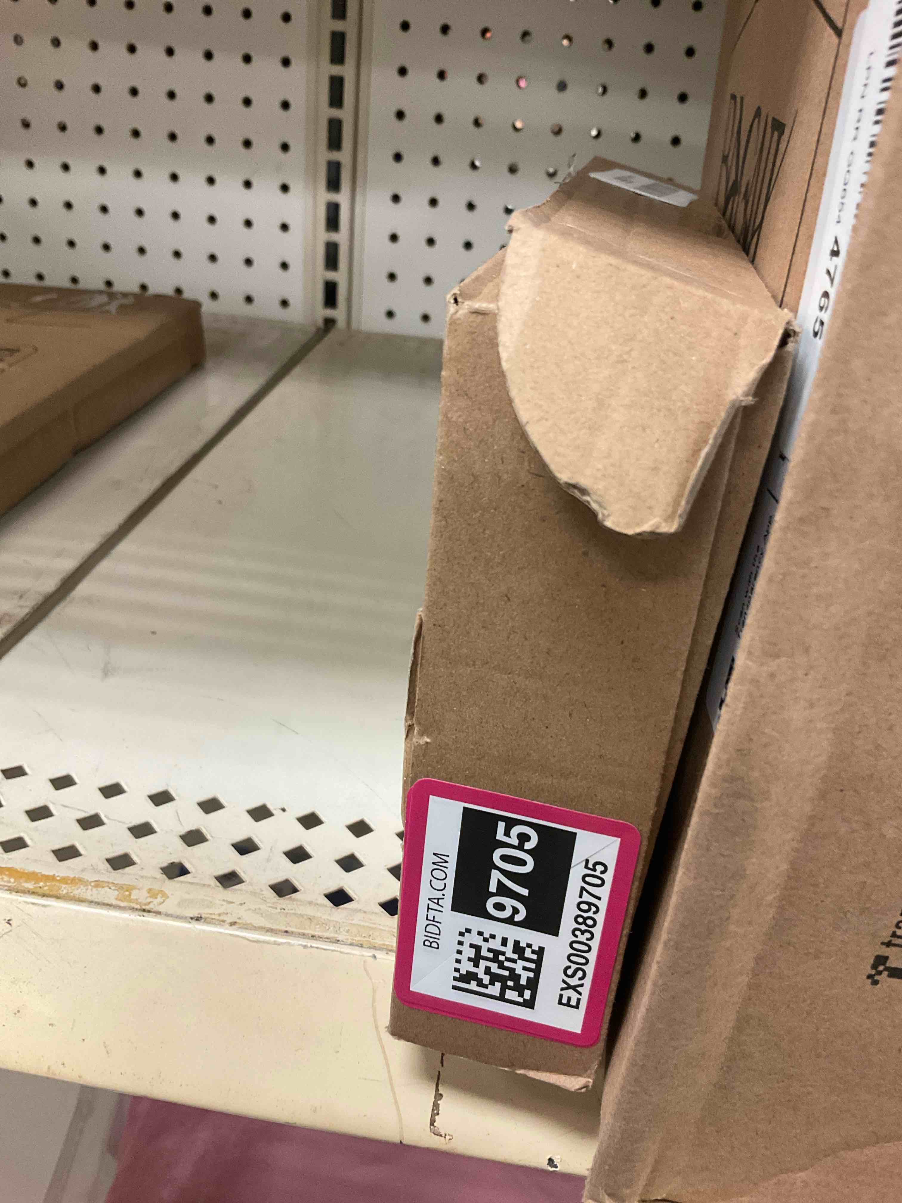 https://s3.amazonaws.com/lotting-images-prod/bidfta/EXS00389705_1703281069666.jpeg