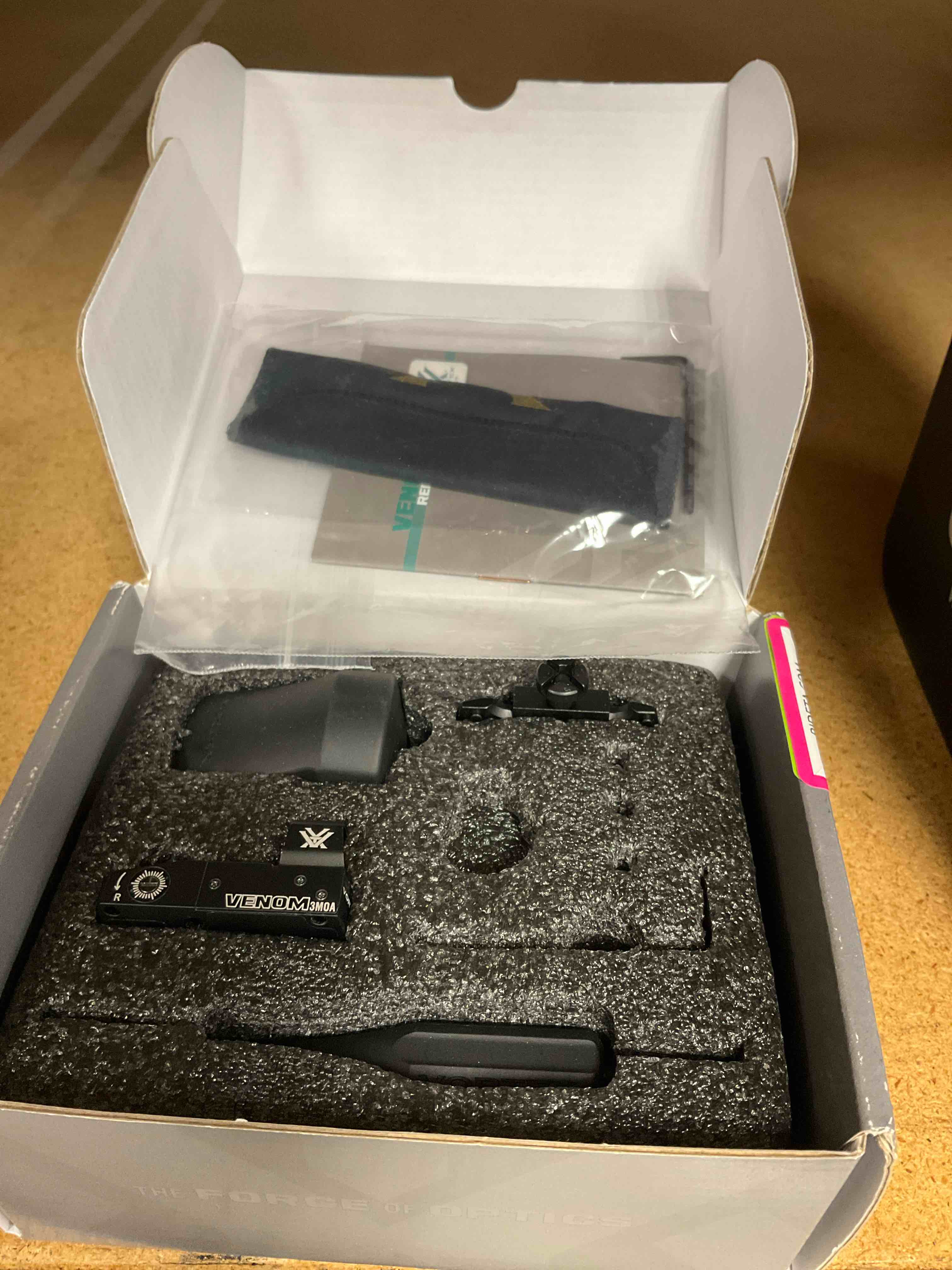 https://s3.amazonaws.com/lotting-images-prod/bidfta/EXS00389978_1703695250856.jpeg