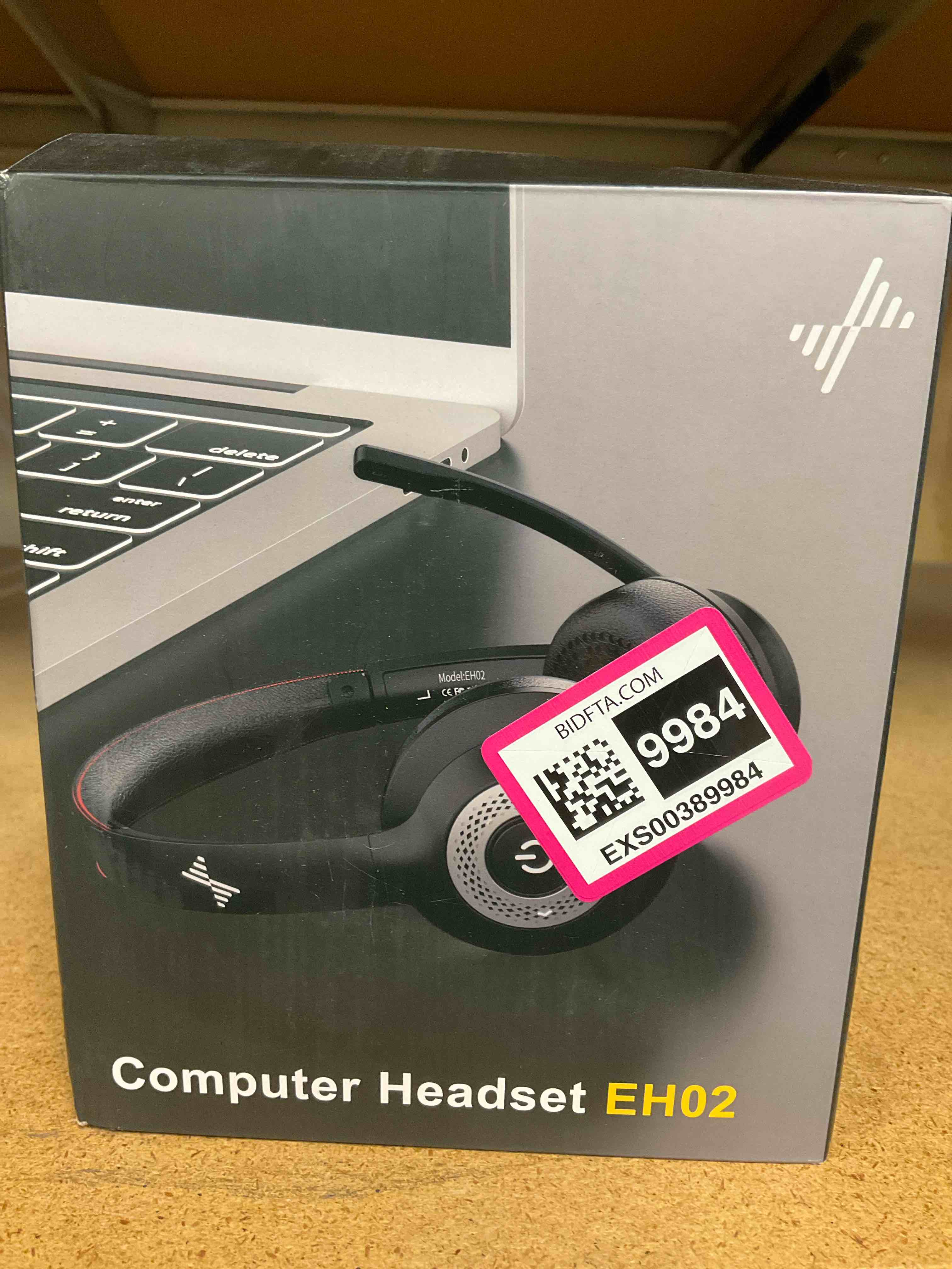 https://s3.amazonaws.com/lotting-images-prod/bidfta/EXS00389984_1703695596945.jpeg