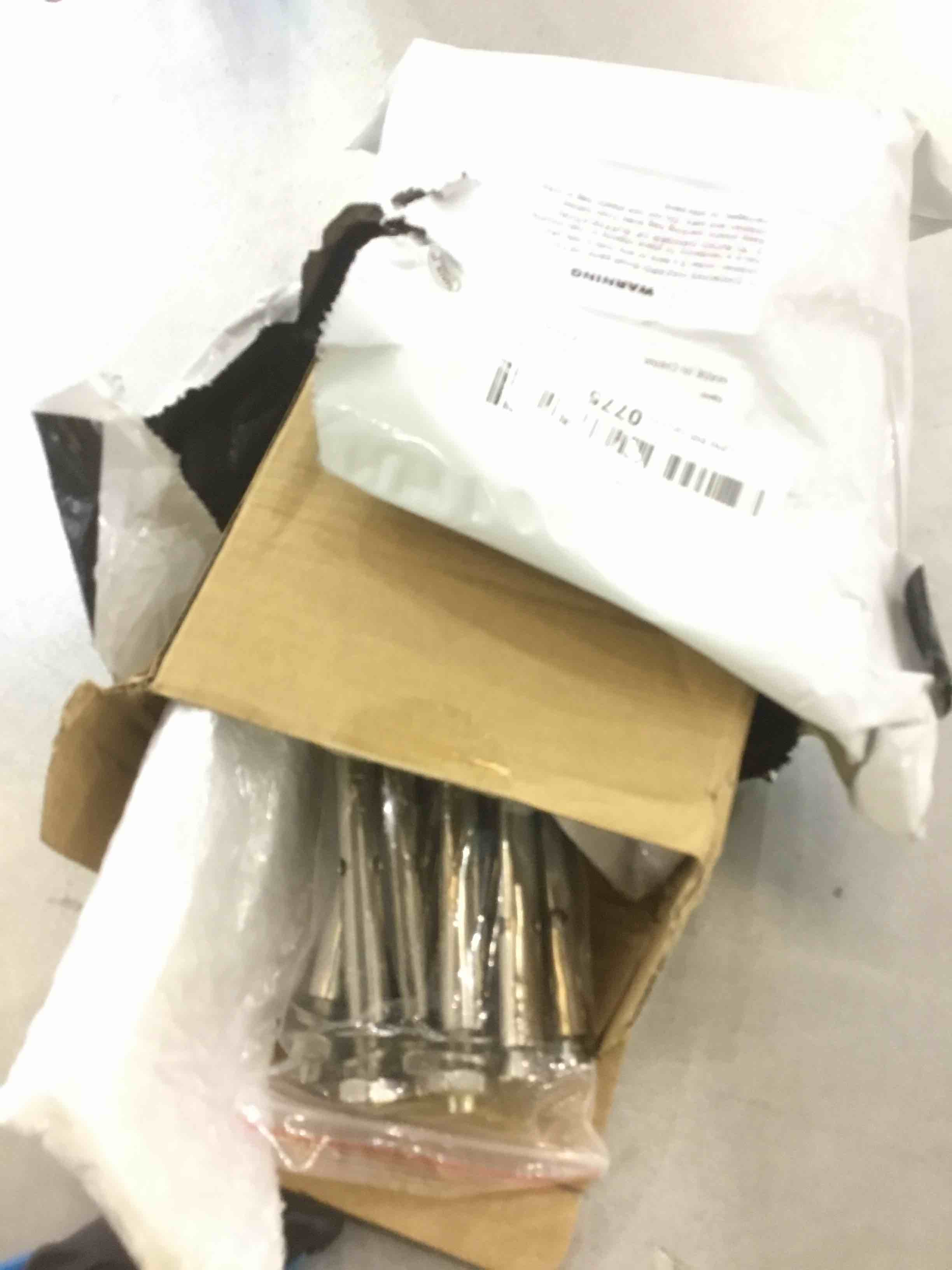 https://s3.amazonaws.com/lotting-images-prod/bidfta/EXS00390050_1691590613662.jpeg