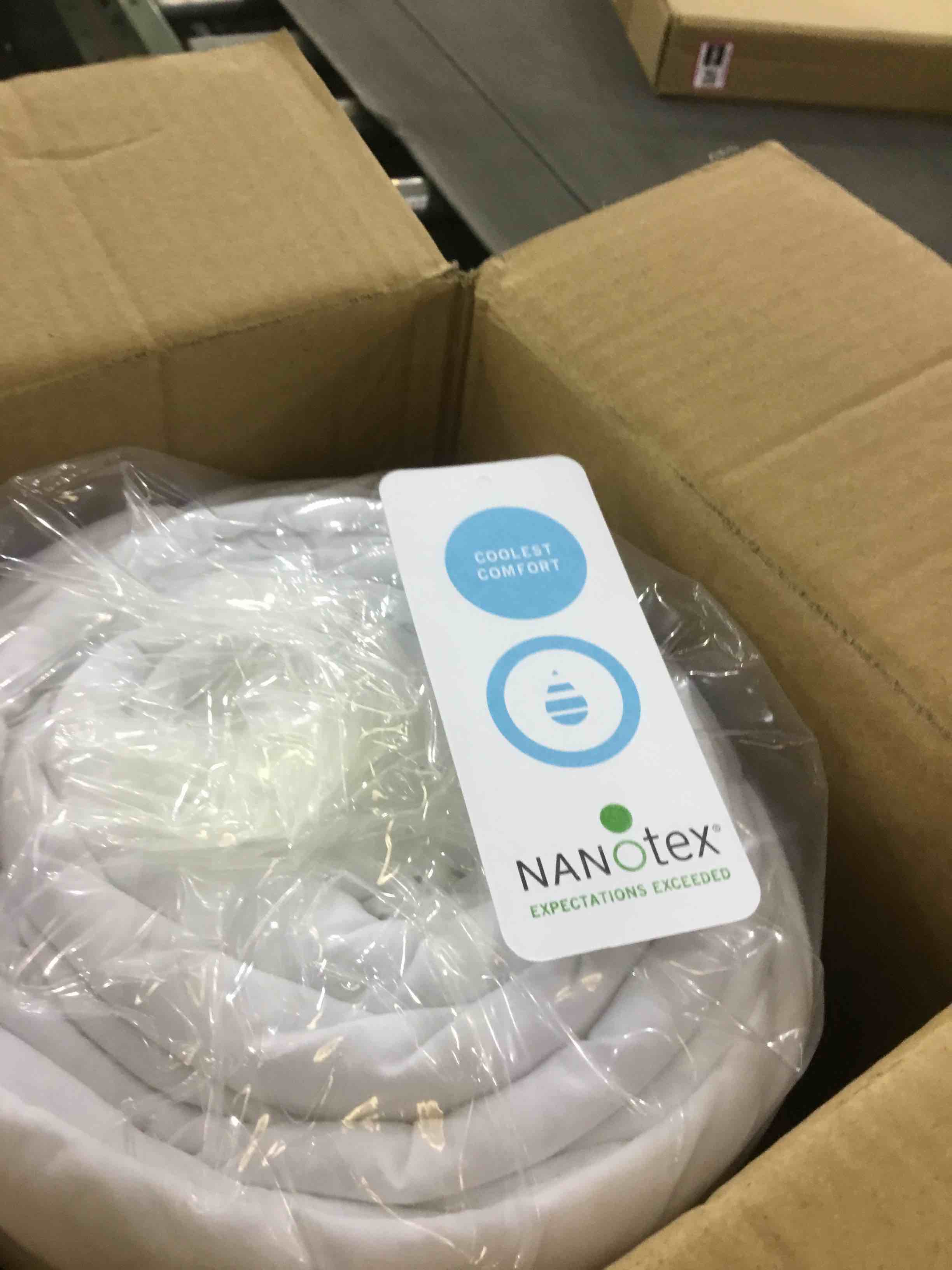 https://s3.amazonaws.com/lotting-images-prod/bidfta/EXS00390408_1691675519865.jpeg