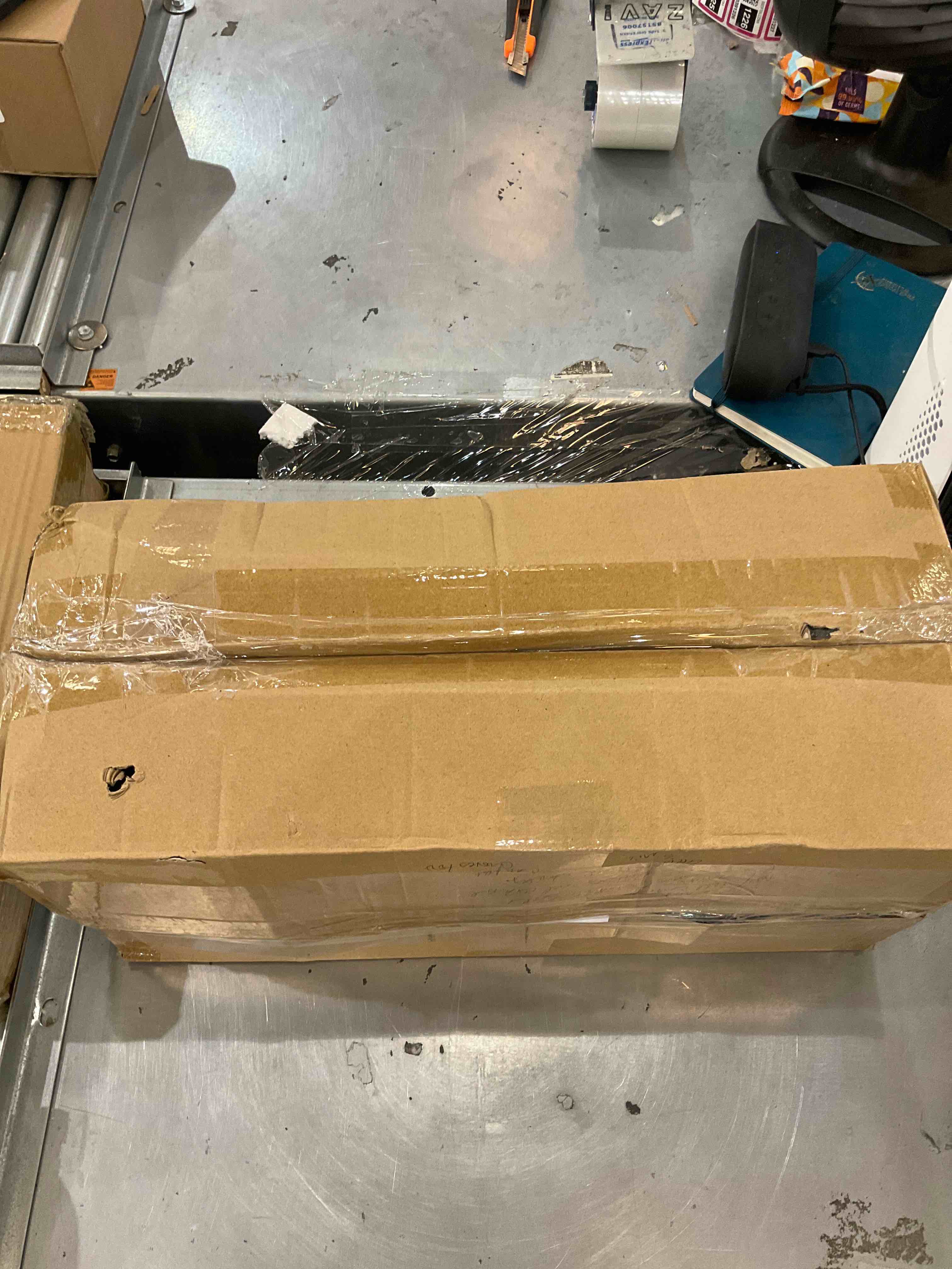 https://s3.amazonaws.com/lotting-images-prod/bidfta/EXS00390886_1691593910687.jpeg