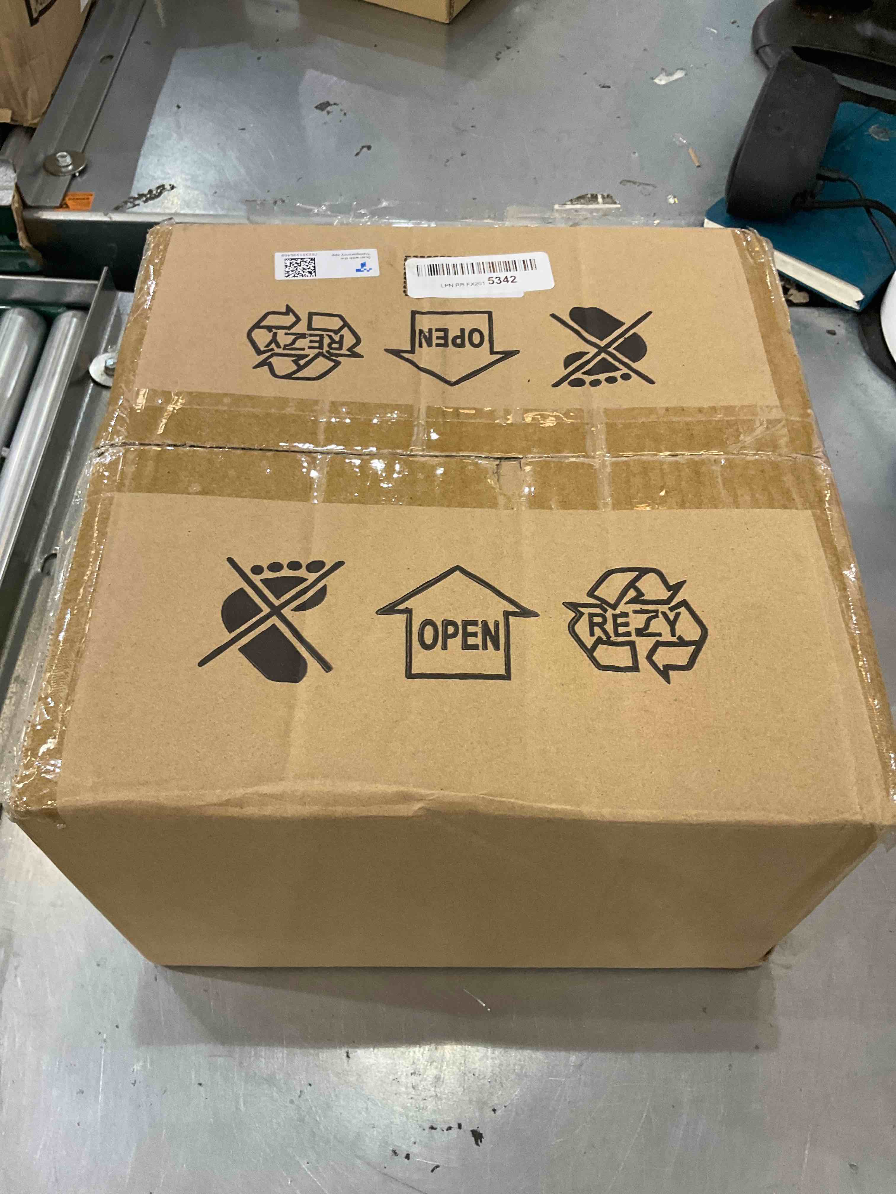 https://s3.amazonaws.com/lotting-images-prod/bidfta/EXS00390908_1691596702593.jpeg