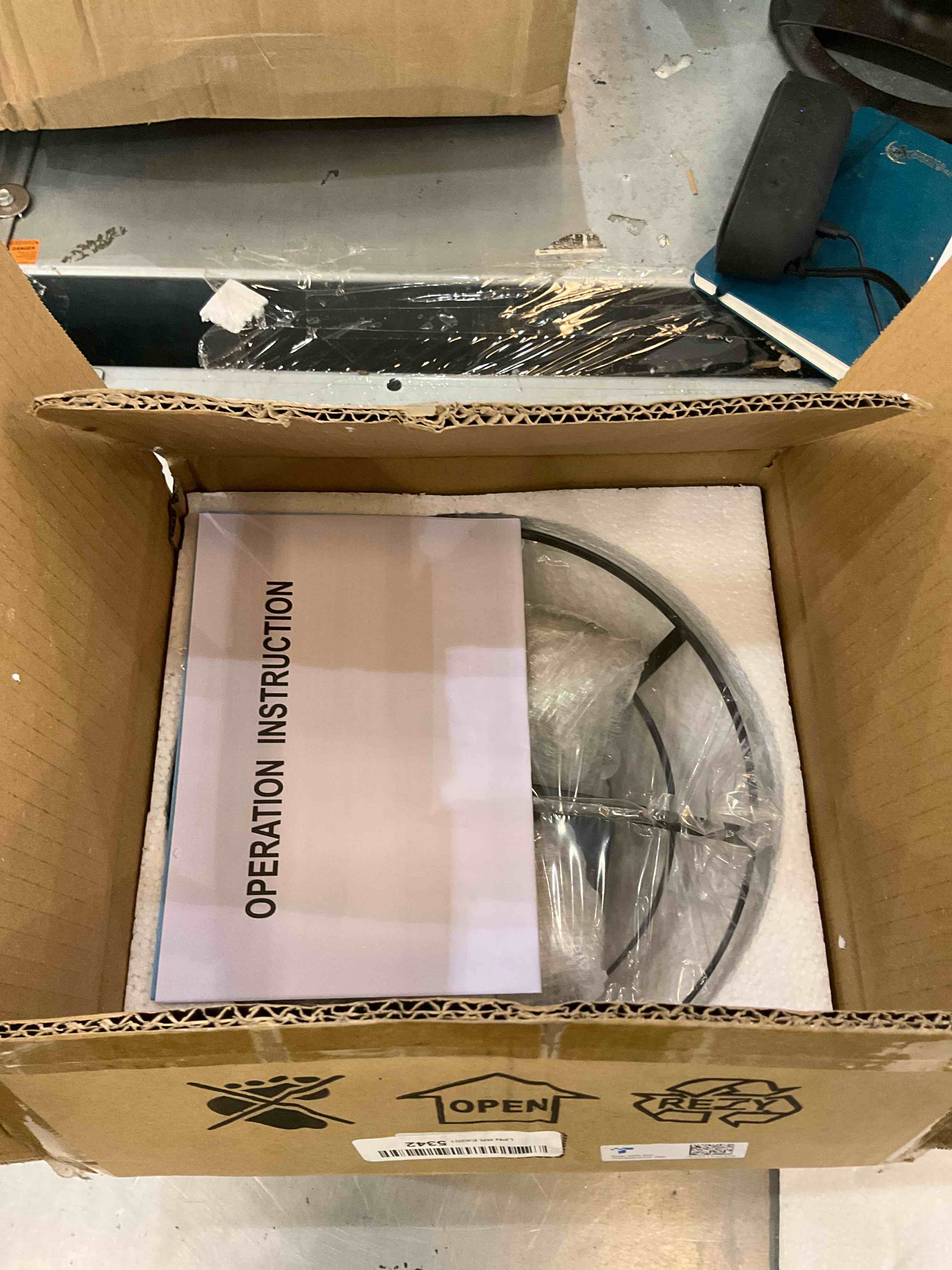 https://s3.amazonaws.com/lotting-images-prod/bidfta/EXS00390908_1691596723991.jpeg