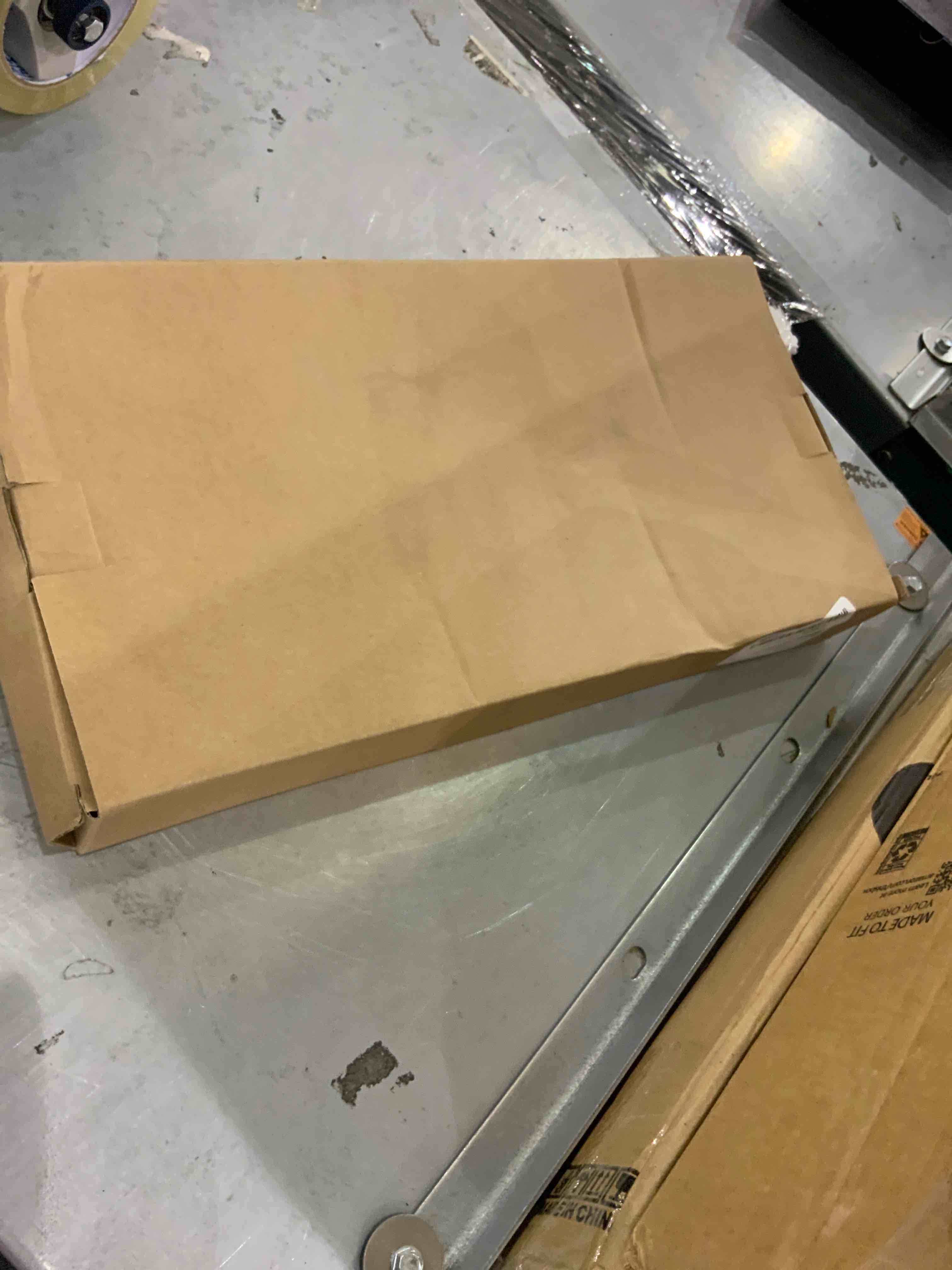 https://s3.amazonaws.com/lotting-images-prod/bidfta/EXS00391461_1691682332946.jpeg