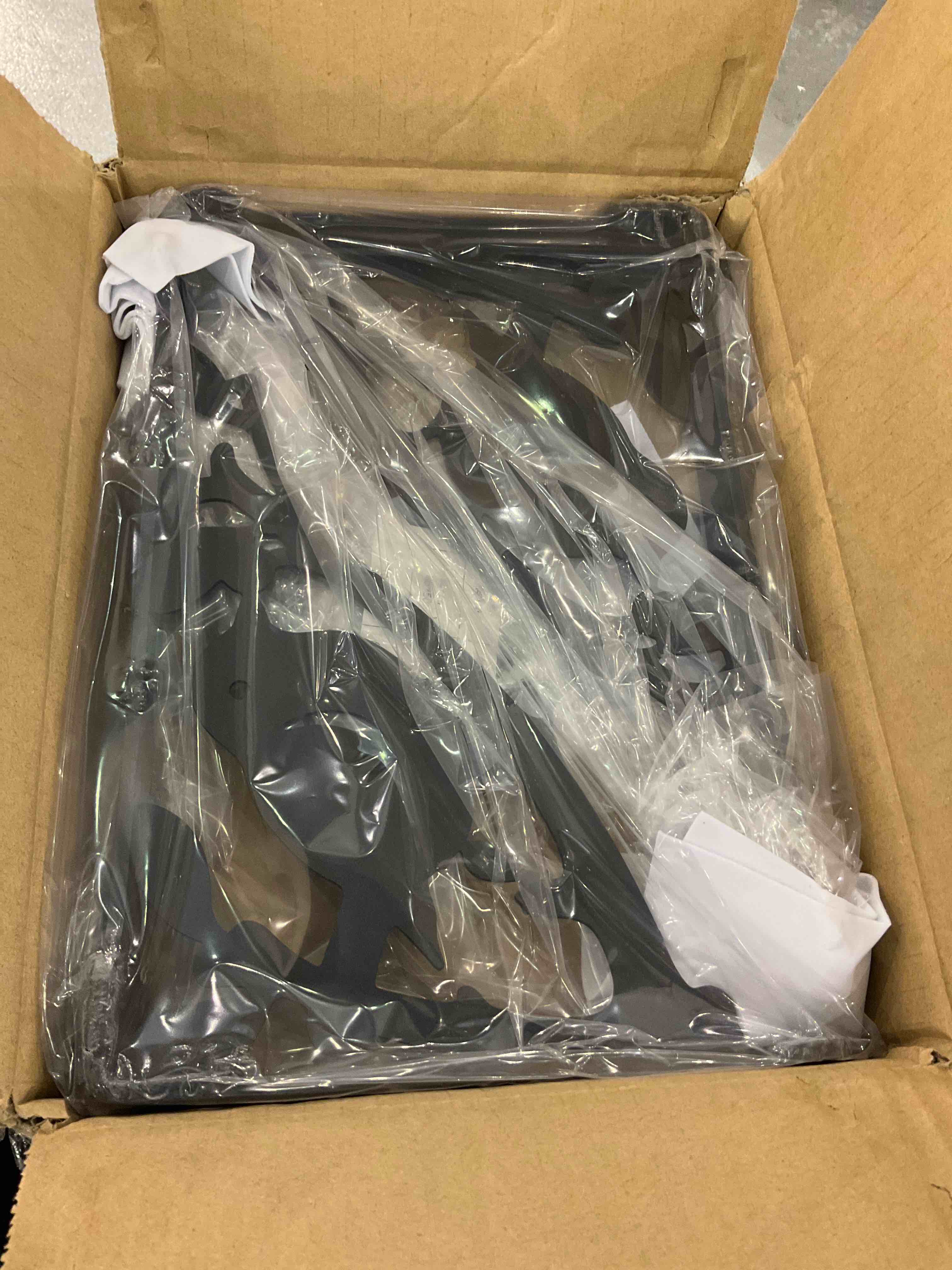 https://s3.amazonaws.com/lotting-images-prod/bidfta/EXS00391566_1691579997263.jpeg