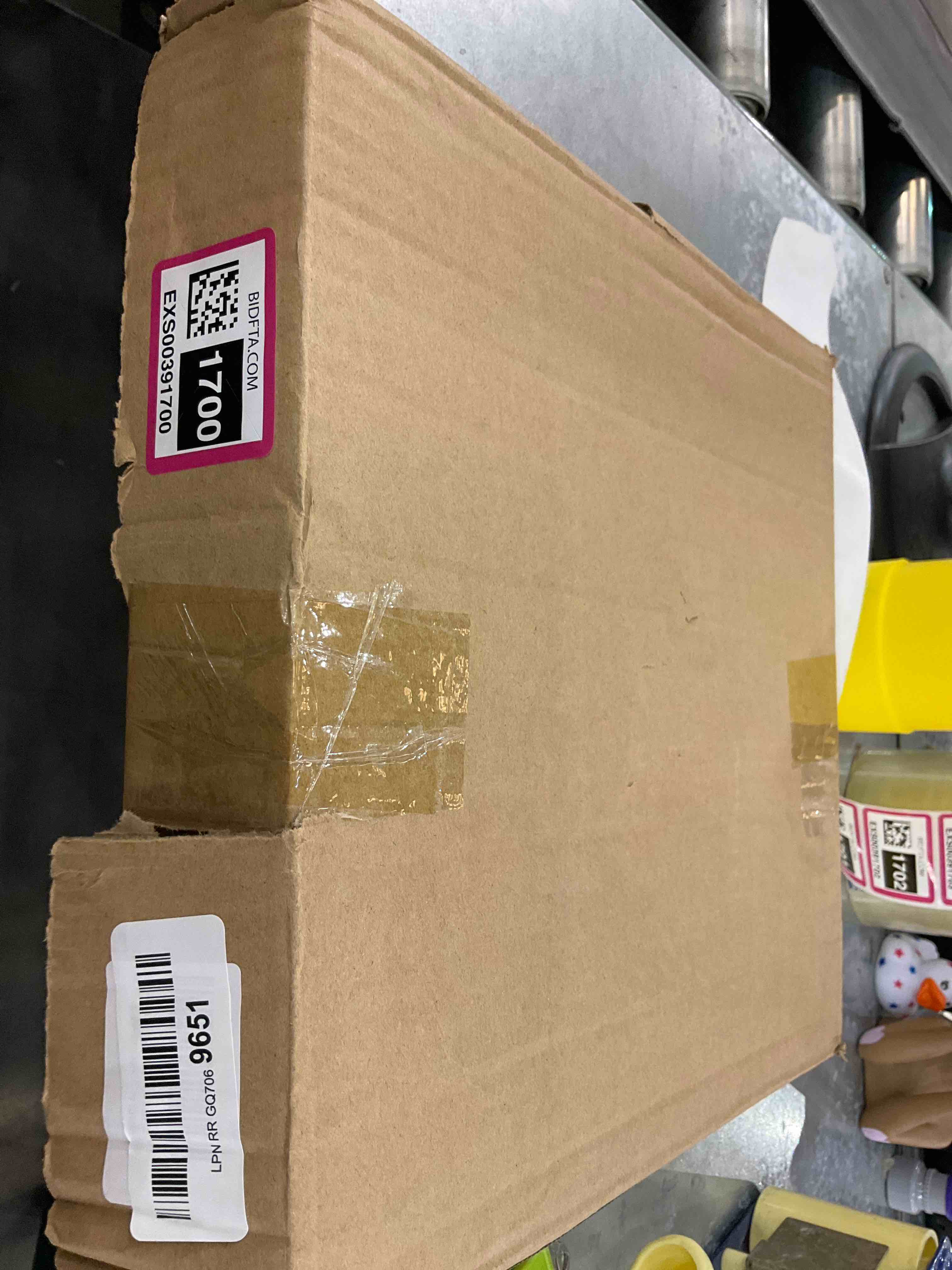 https://s3.amazonaws.com/lotting-images-prod/bidfta/EXS00391700_1691599716609.jpeg